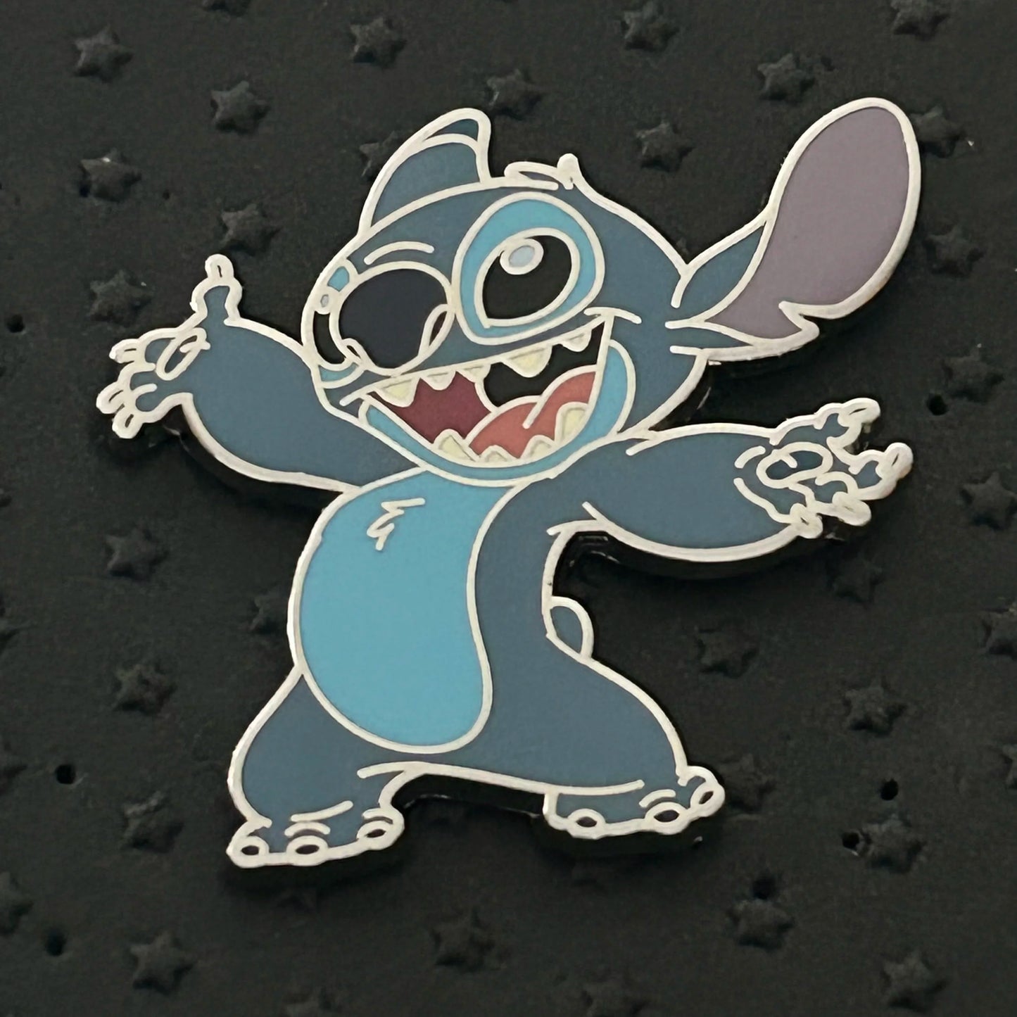 2024 - Stitch - Arms Open - Disney Pin