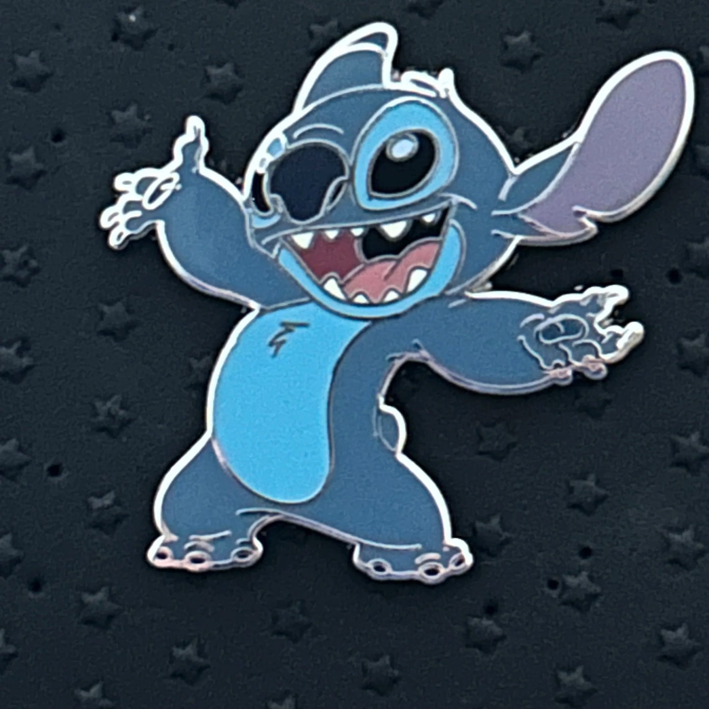 2024 - Stitch - Arms Open - Disney Pin