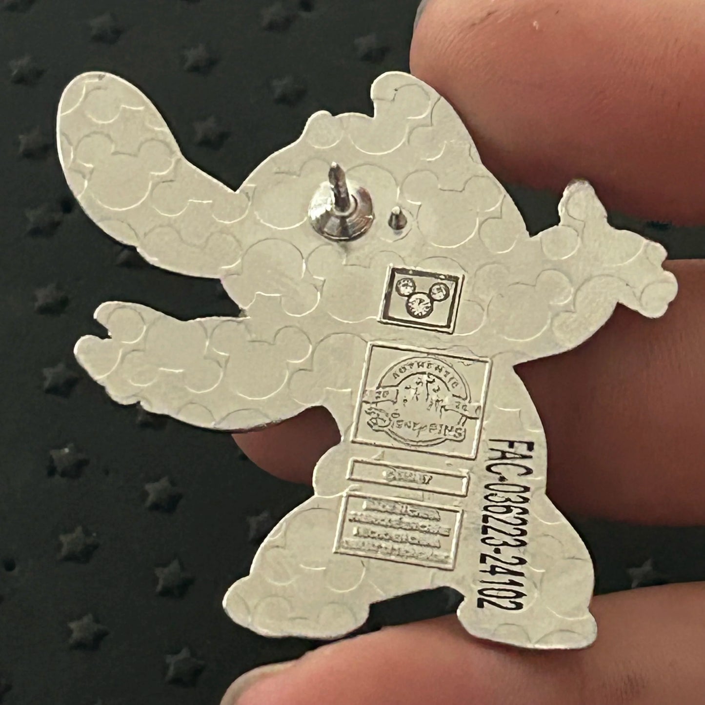 2024 - Stitch - Arms Open - Disney Pin