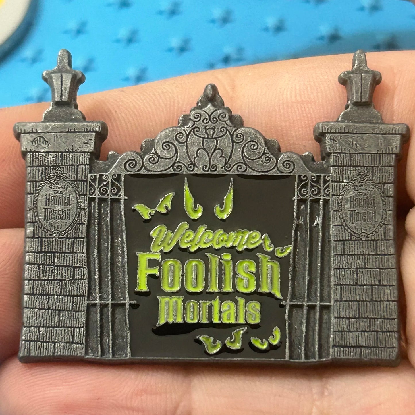 Loungefly - Welcome Foolish Mortals - Haunted Mansion - Glow In The Dark - Pin