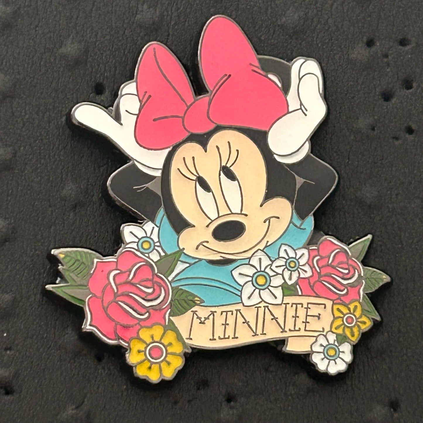 Loungefly - Minnie Mouse - Tattoo Art - Disney Pin