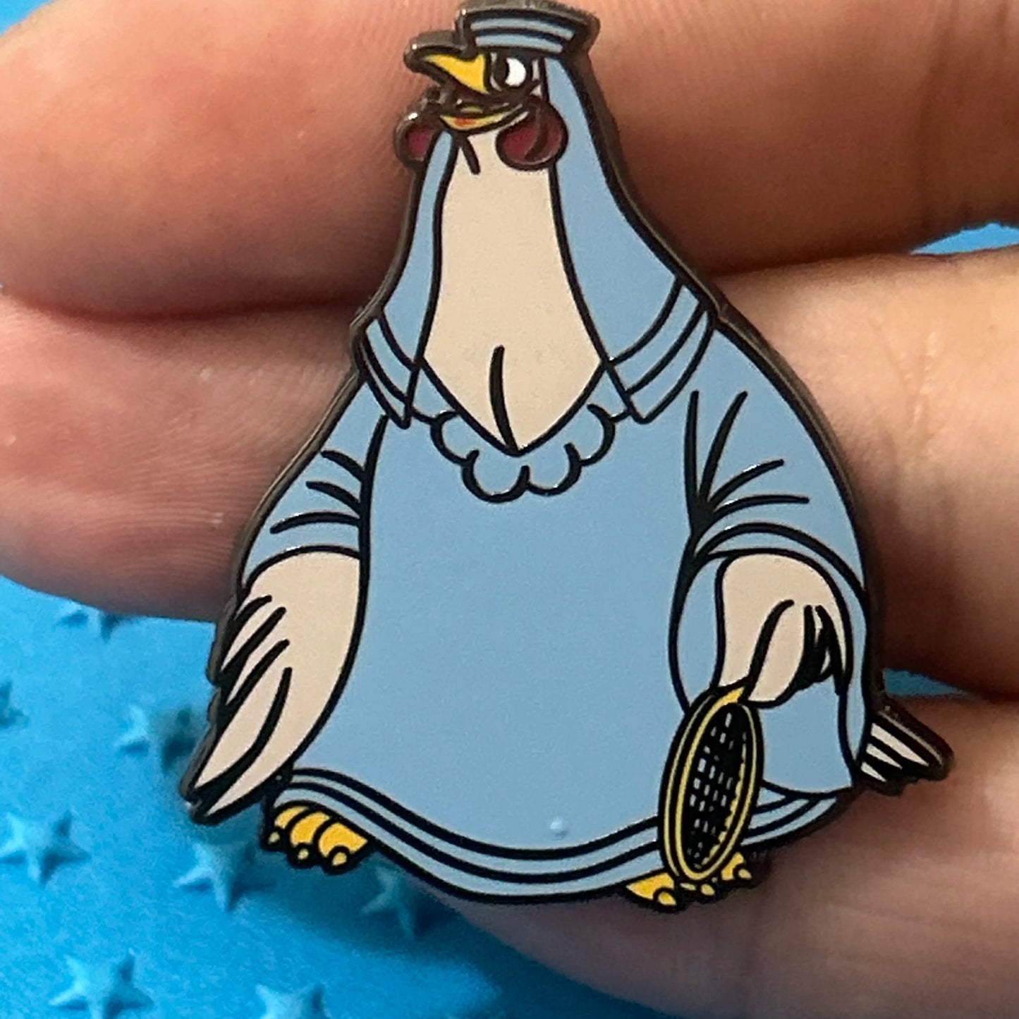 Loungefly - Lady Kluck - Robin Hood - Racket - Disney Pin