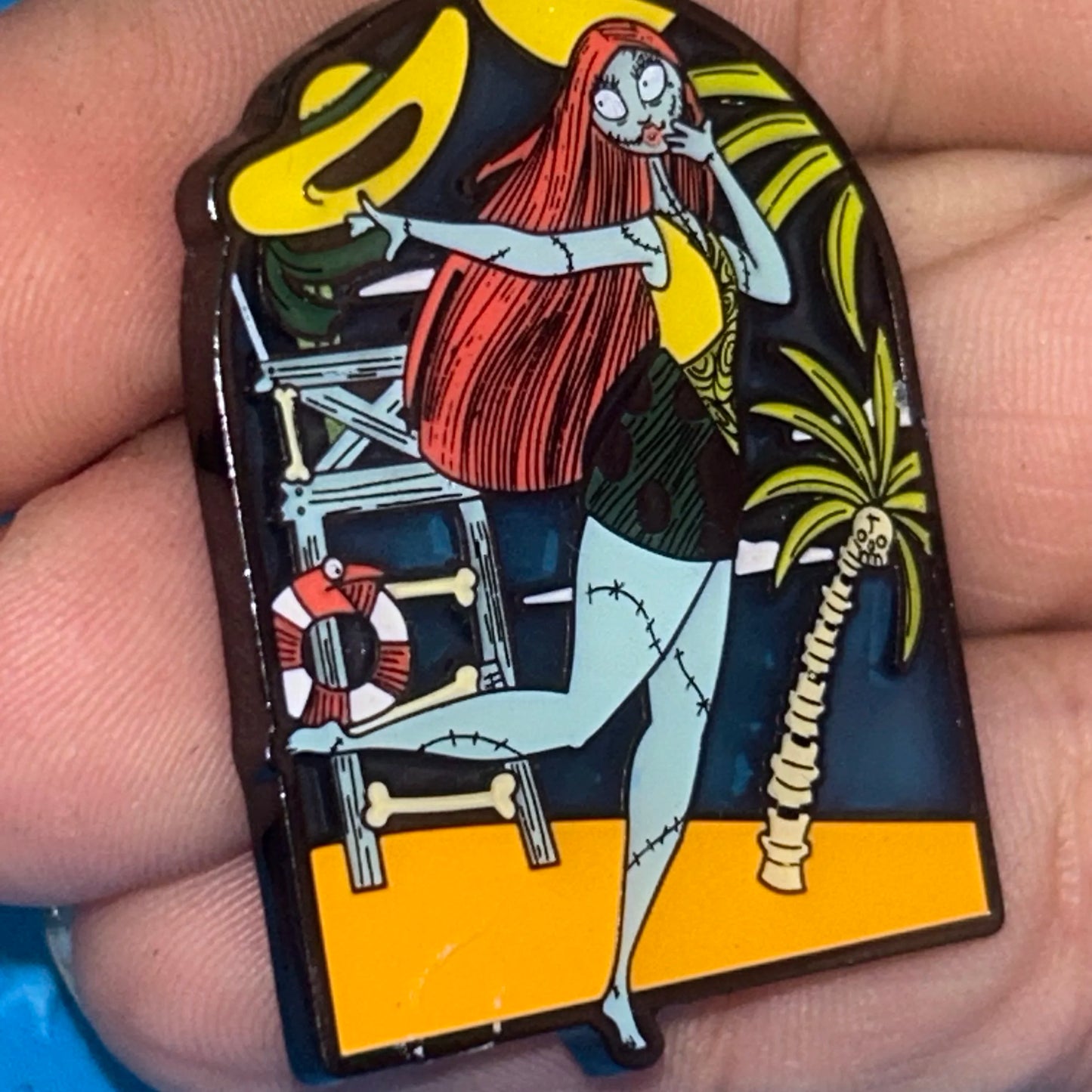 Loungefly - Sally At The Beach - NBC - Disney Pin