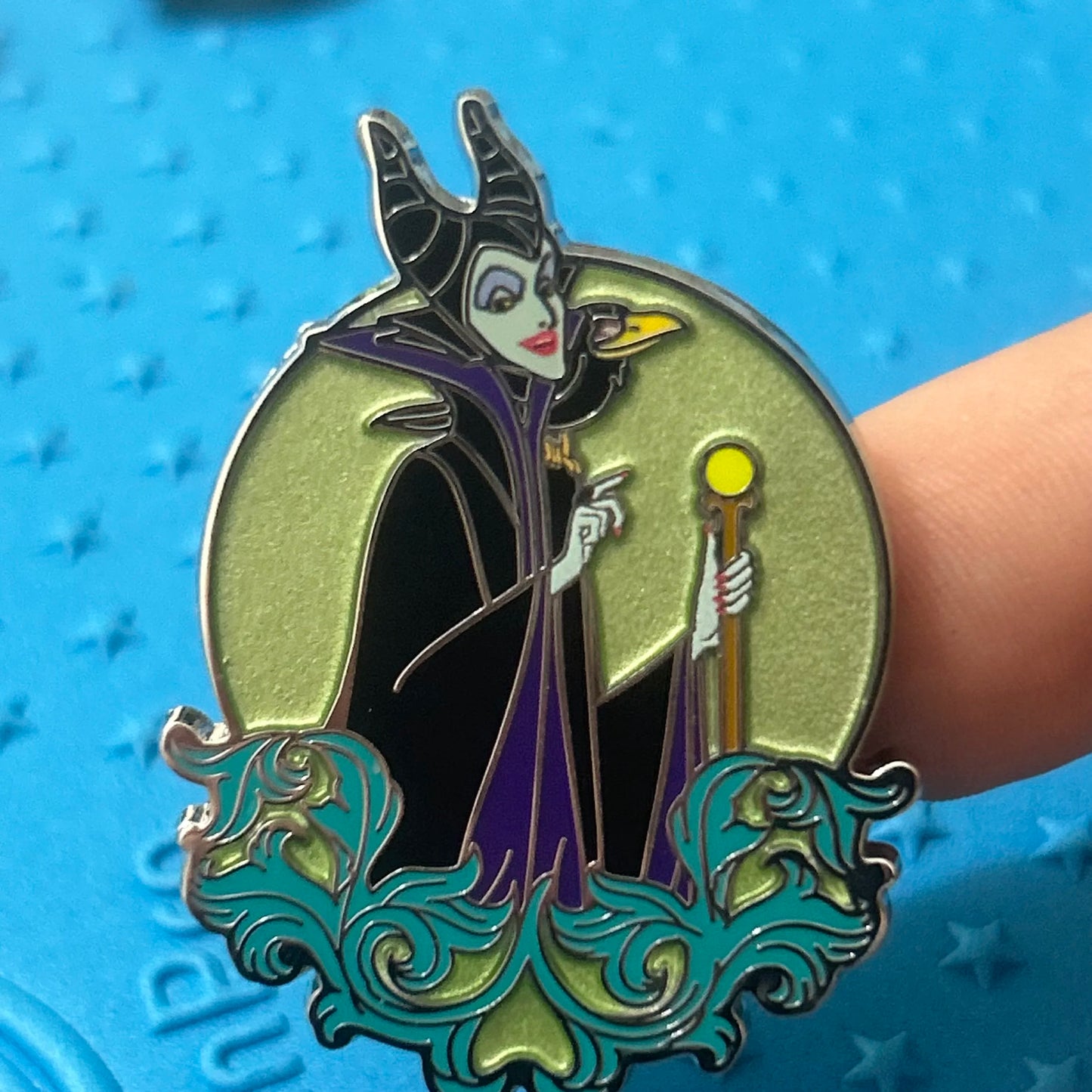 Loungefly - Maleficent - Diablo - Disney Pin