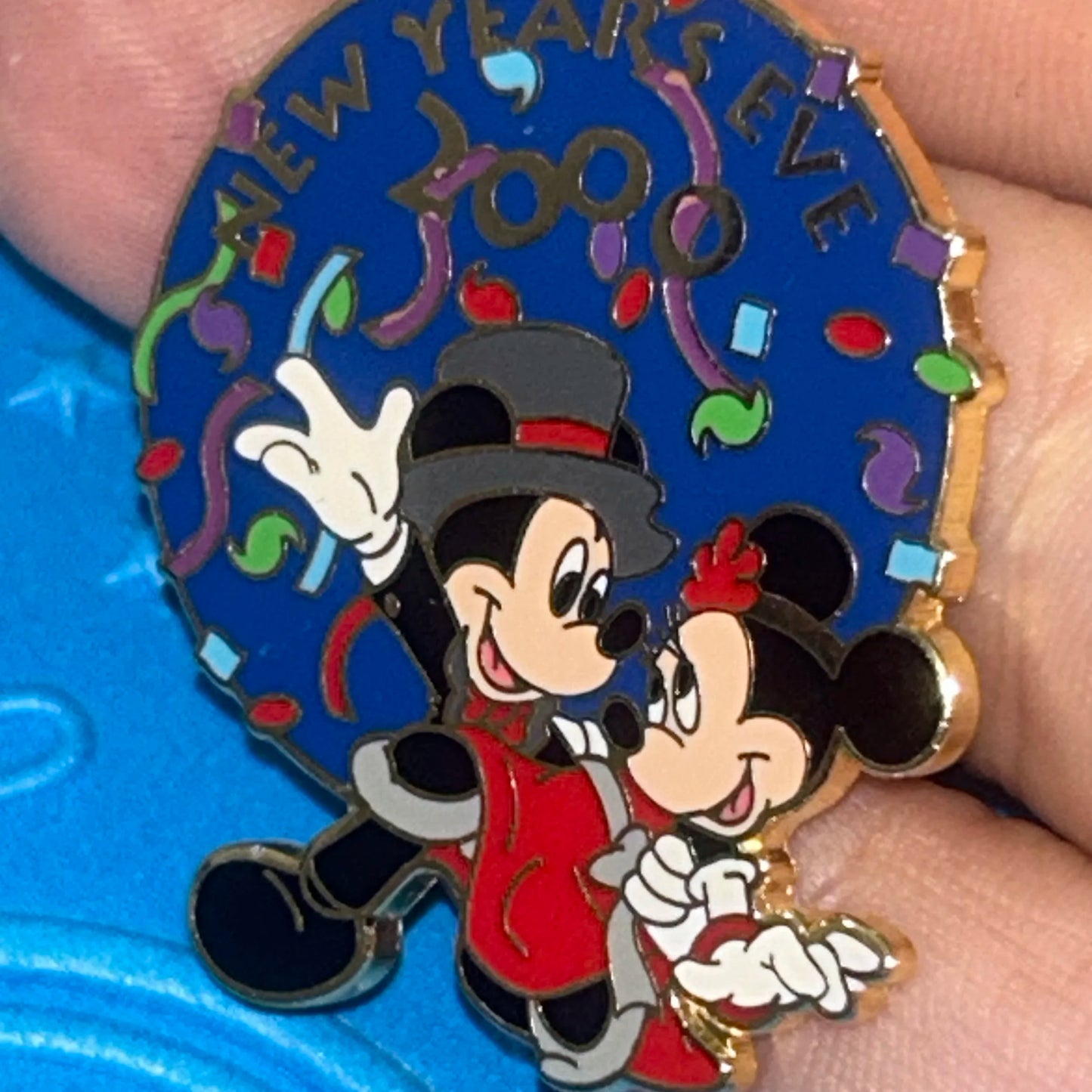 2000 - Mickey and Minnie Mouse - New Years Eve - LE 7,500 - Pin