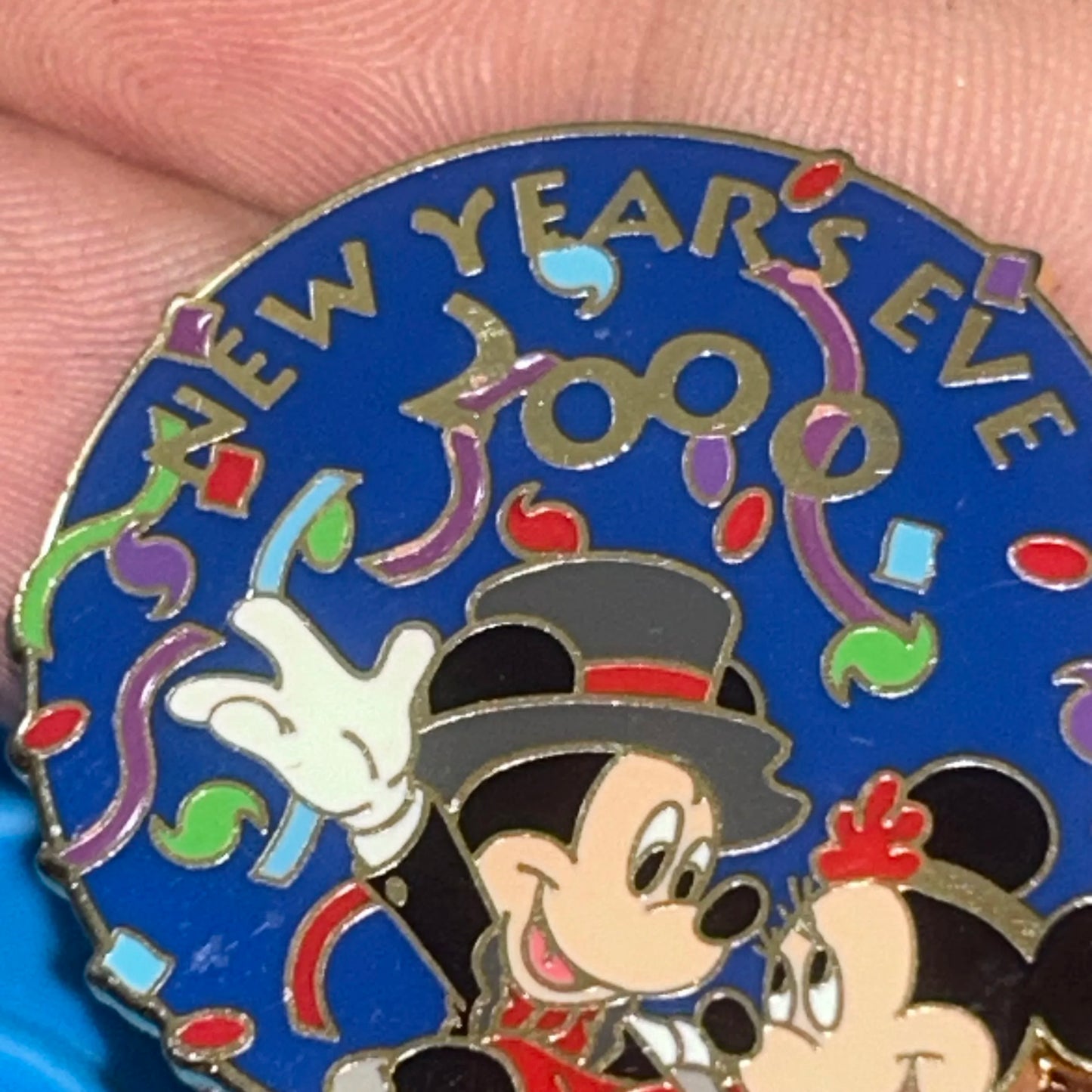 2000 - Mickey and Minnie Mouse - New Years Eve - LE 7,500 - Pin
