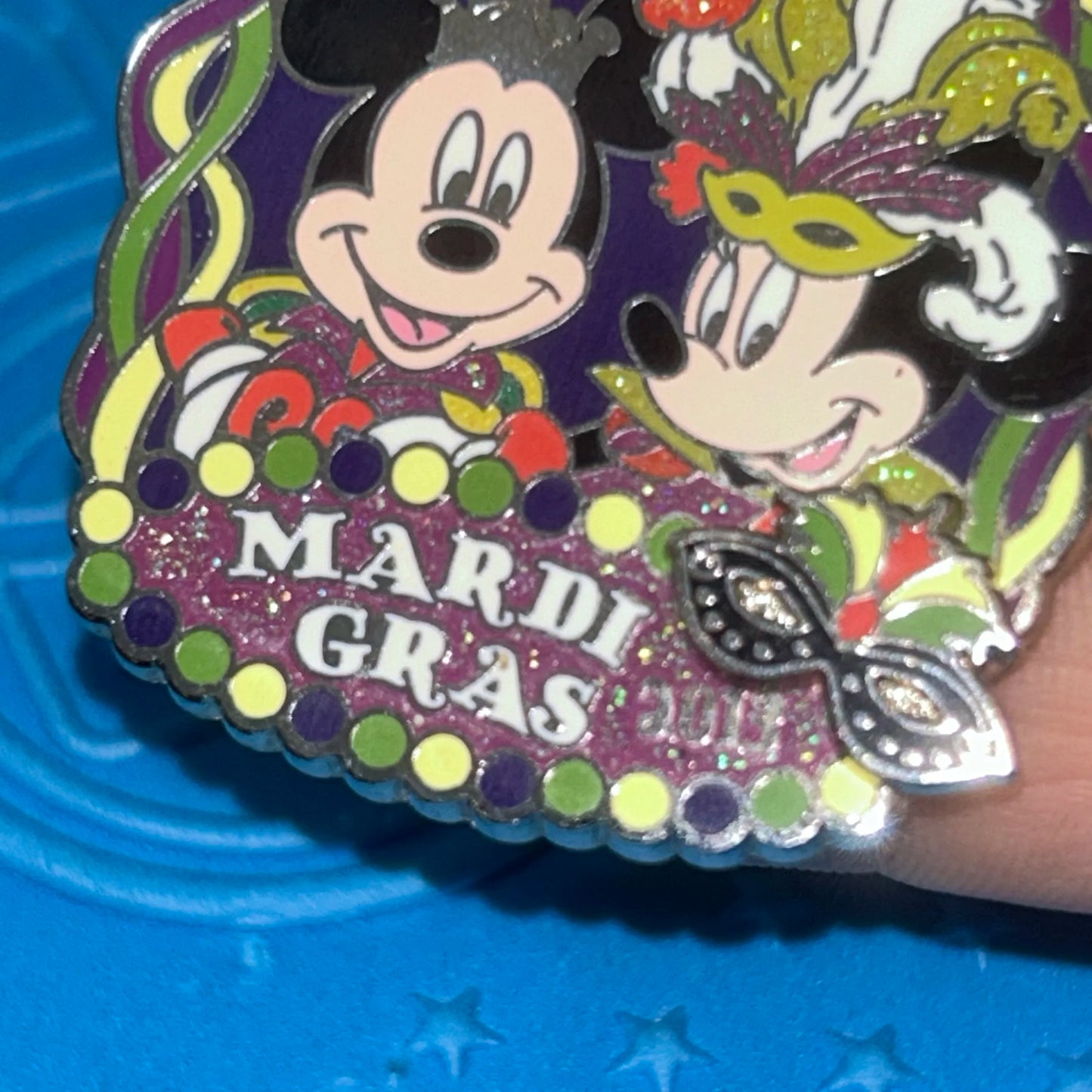 2013 - Mickey and Minnie Mouse - Mardi Gras - LE 2,000 - Pin