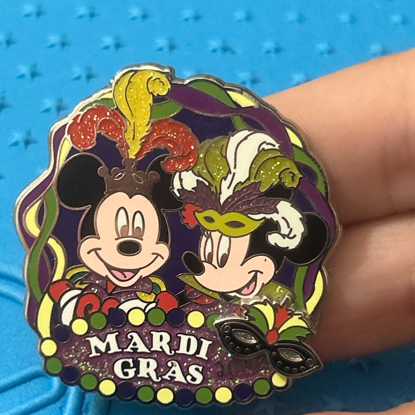 2013 - Mickey and Minnie Mouse - Mardi Gras - LE 2,000 - Pin