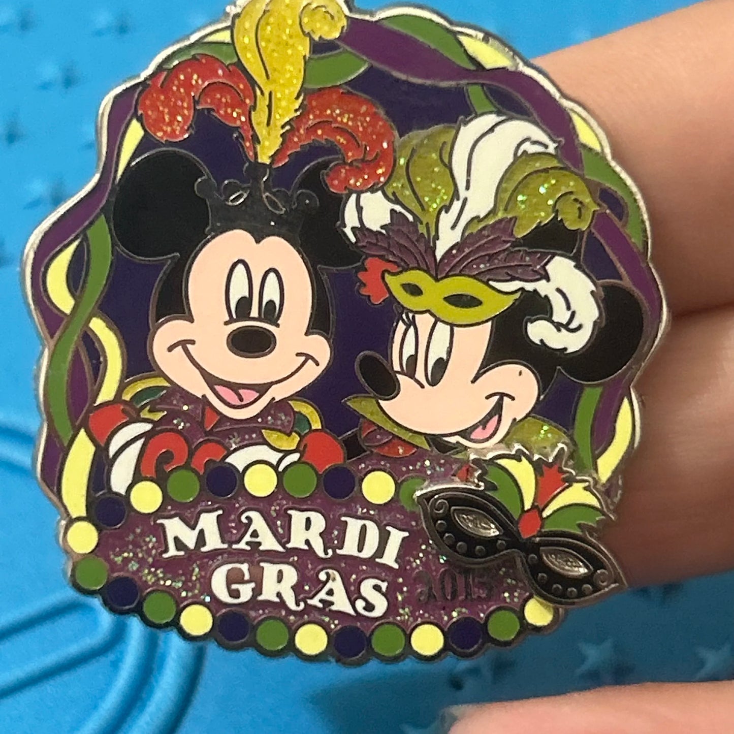 2013 - Mickey and Minnie Mouse - Mardi Gras - LE 2,000 - Pin