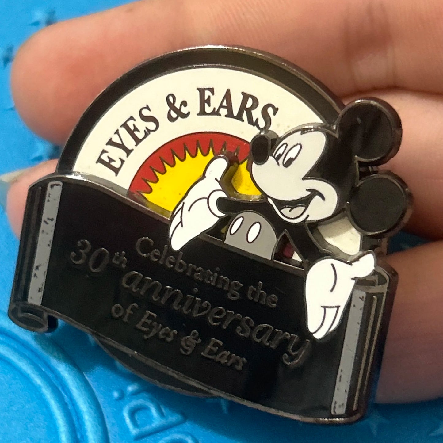 2002 - Mickey Mouse - Cast Exclusive - Eyes and Ears Series - LE 3,000 - Pin