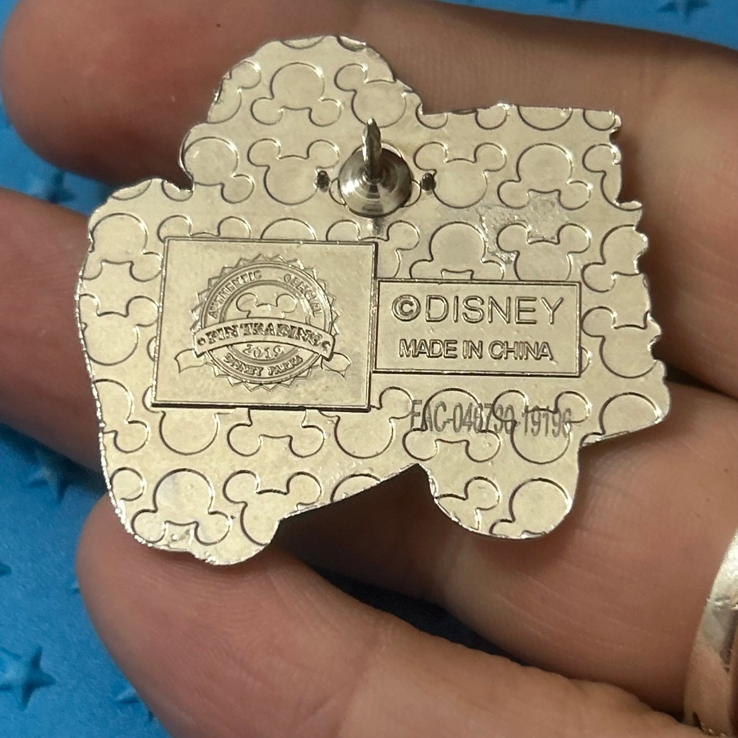 2019 - Pinocchio and Gepetto - Disney Hugs Series - Pin