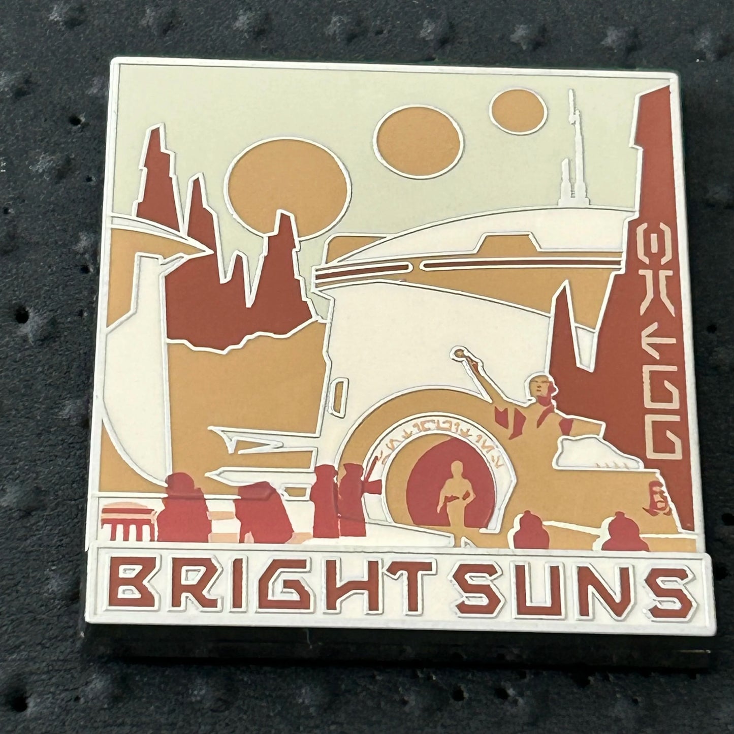 2023 - Galaxys Edge - Black Spire Outpost - Star Wars - Bright Suns - Pin