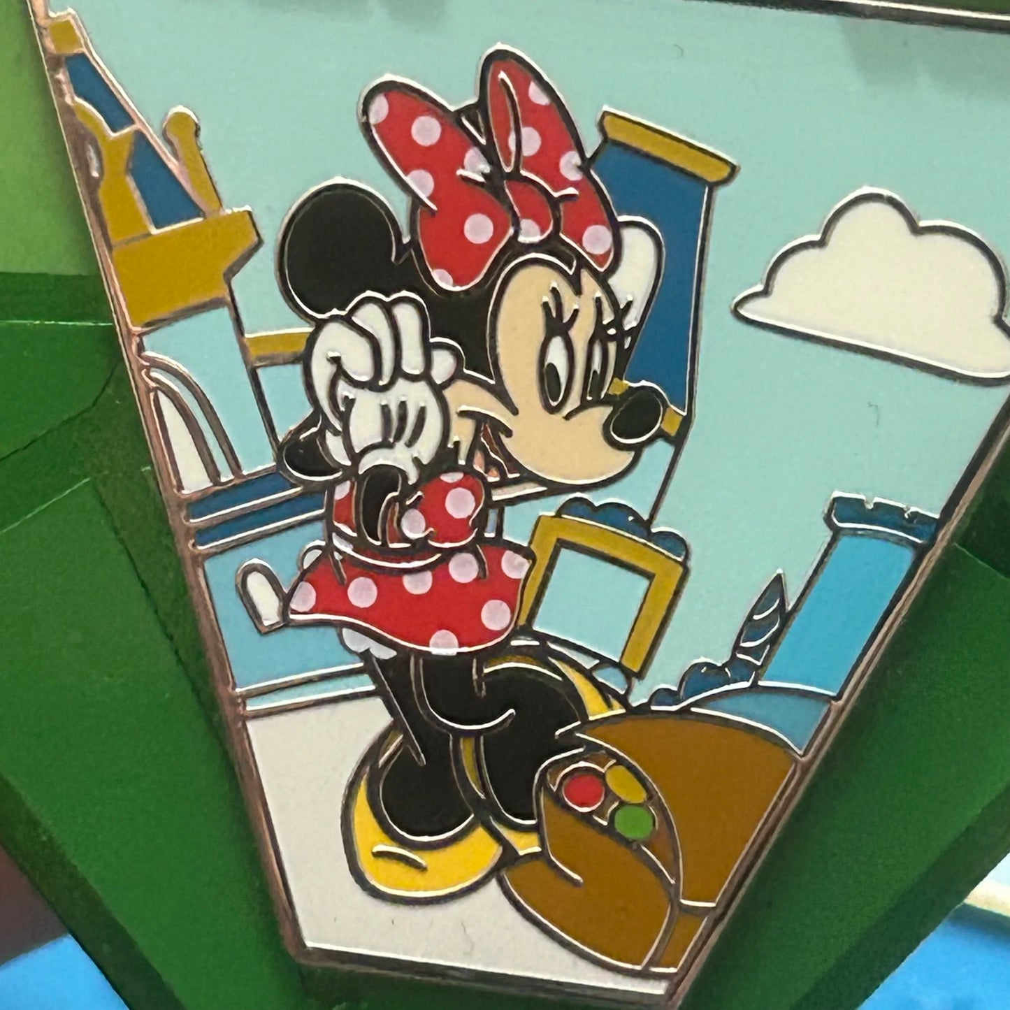 2020 - Minnie Mouse - Emerald Gem - LE 4,000 - Hinge Pin