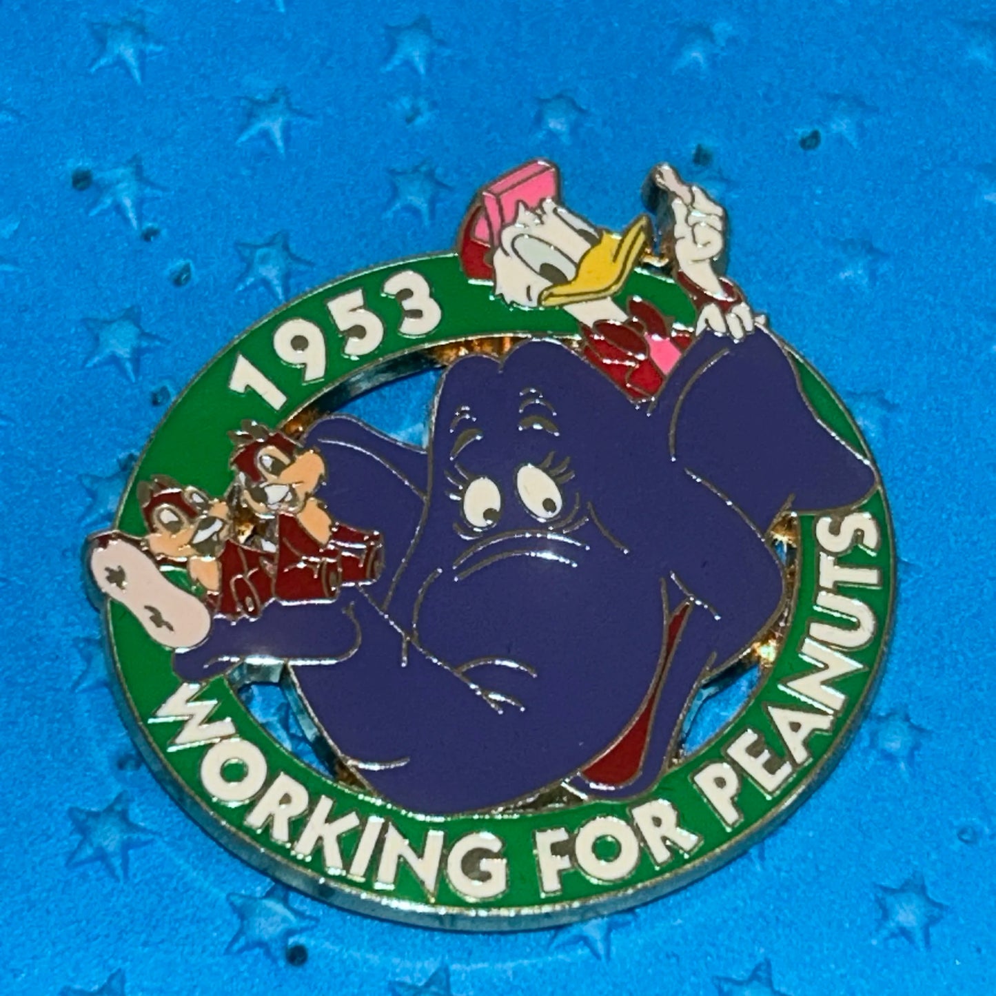2001 - Working For Peanuts - Chip, Dale and Donald Duck - Elephant - Disney Pin