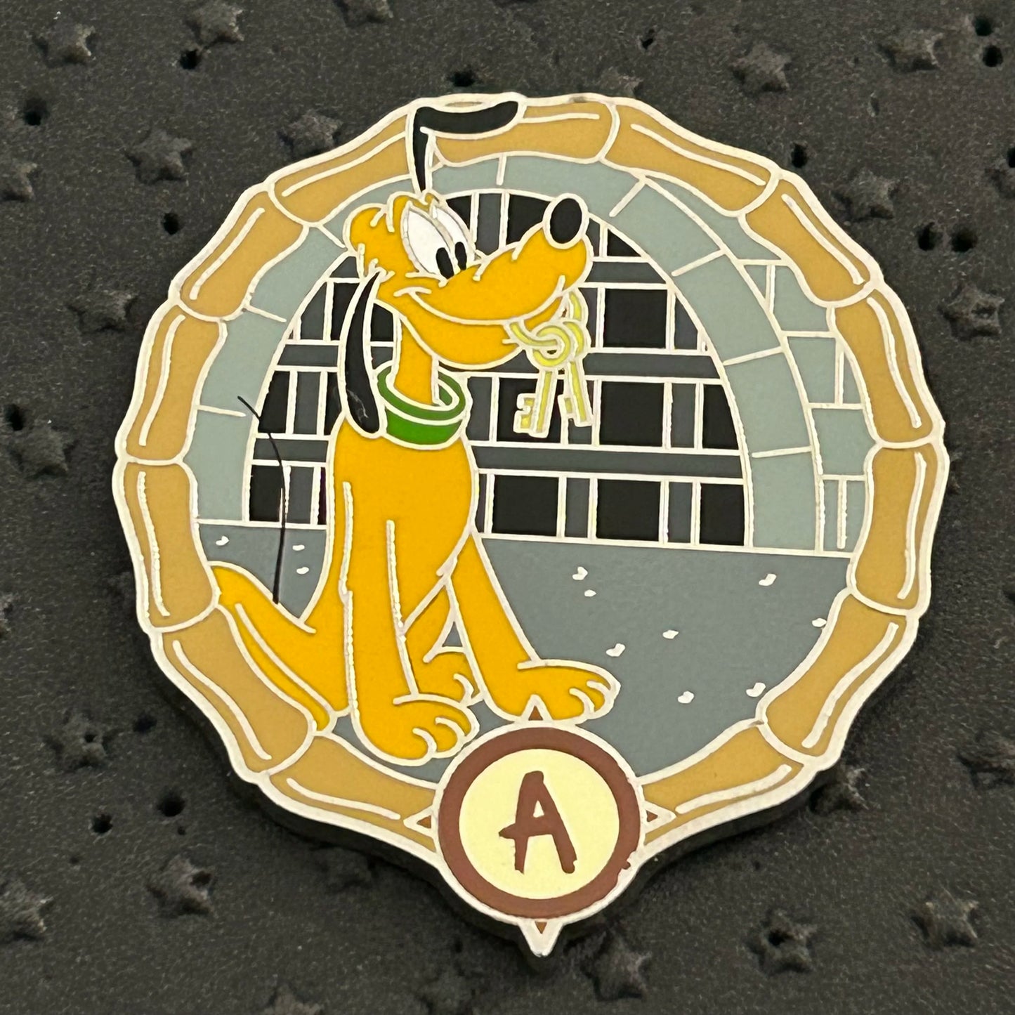 2024 - Pluto - Pirates of the Caribbean - Adventureland - MGK - WDW - Mystery Pin
