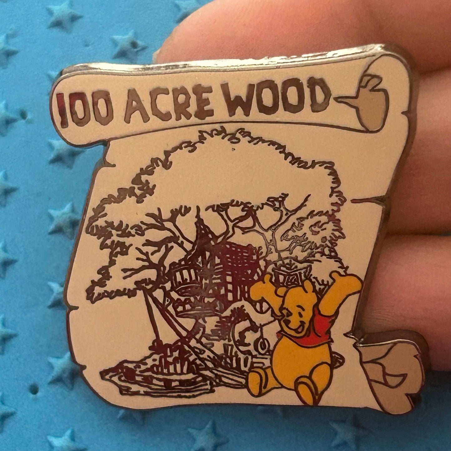 2001 - Winnie The Pooh - Hundred Acre Woods - Tree House - Disney Pin