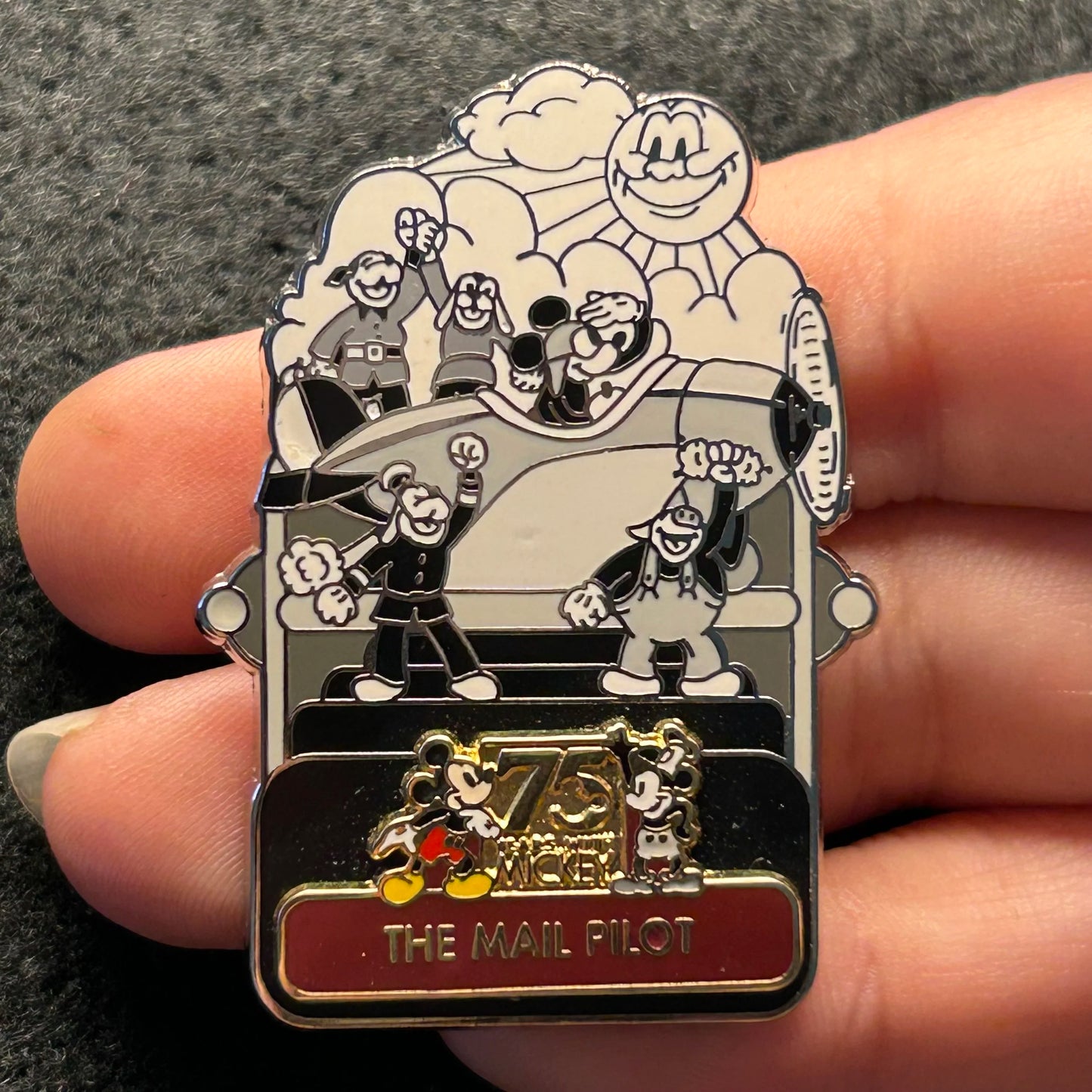 2004 - Mickey Mouse - Mail Pilot - 75th Anniversary - LE 2,000 - Disney Pin on Pin