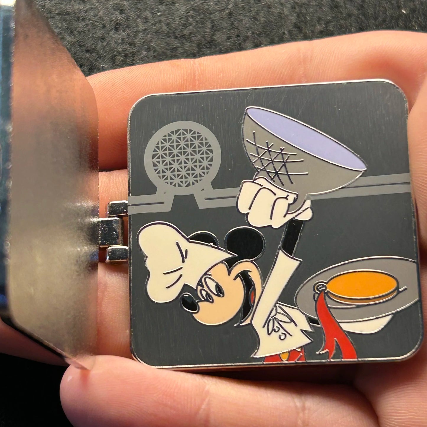 2017 - Mickey Mouse - 13.1 Miles - runDisney - Hinge - LR - Wine and Dine - Disney Pin