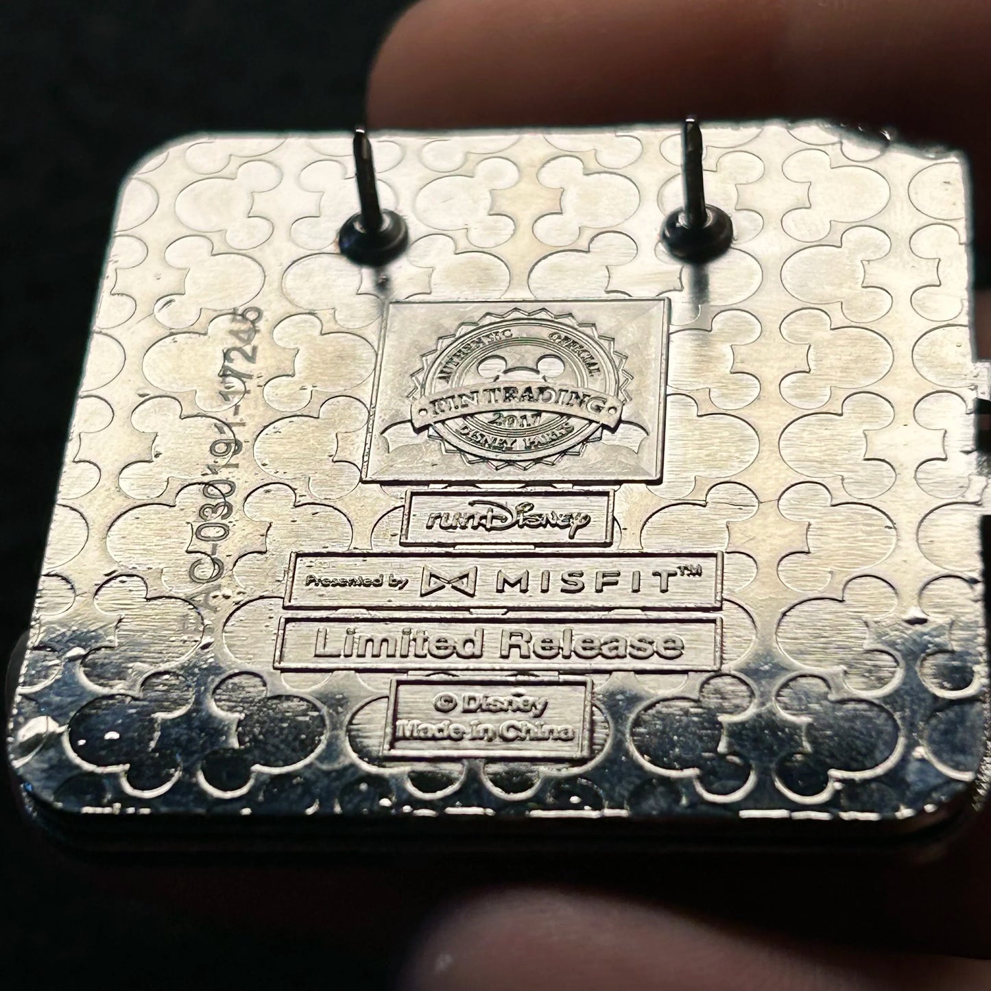 2017 - Mickey Mouse - 13.1 Miles - runDisney - Hinge - LR - Wine and Dine - Disney Pin
