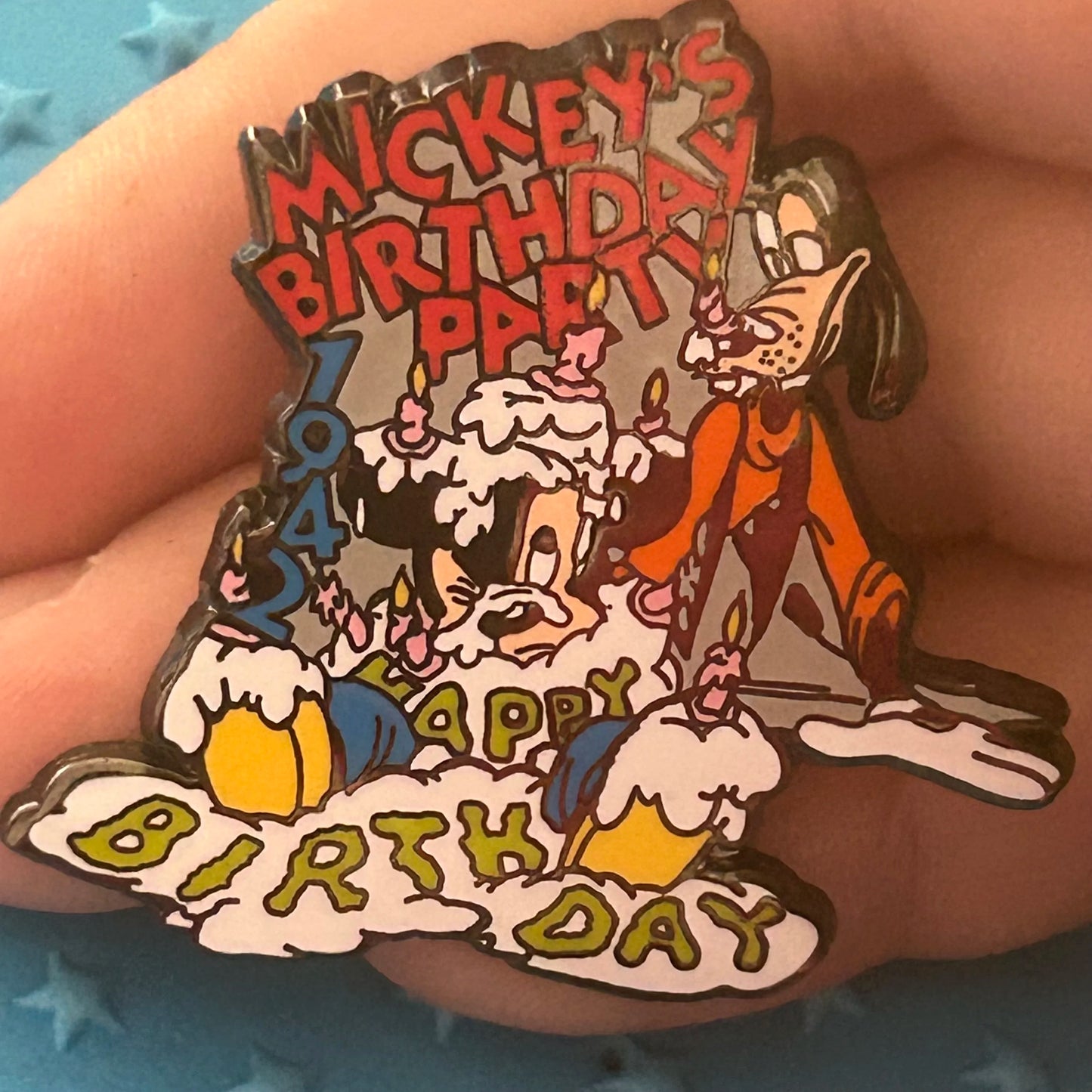 2001 - Mickey Mouse and Goofy - Birthday Party - Disney Pin