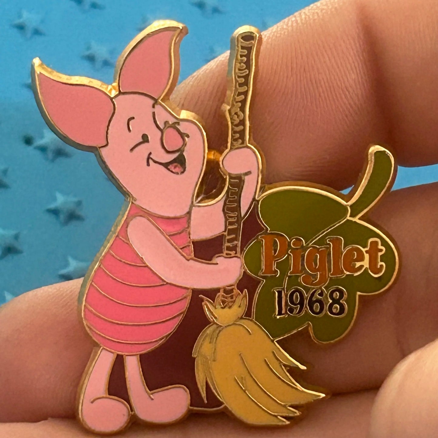 2001 - Piglet 1968 - Winnie The Pooh - Blusters Day - Pin