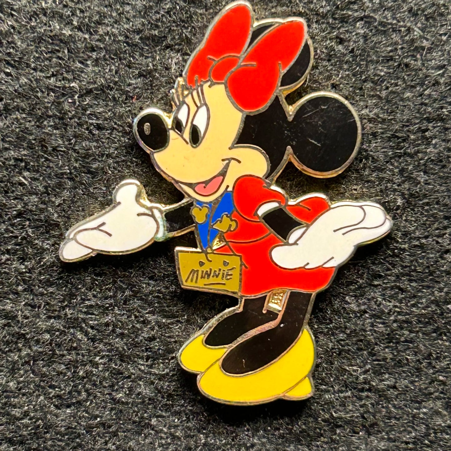 2001 - Minnie Mouse - Pin Trader - Hand Extended - Full Body - Disney Pin