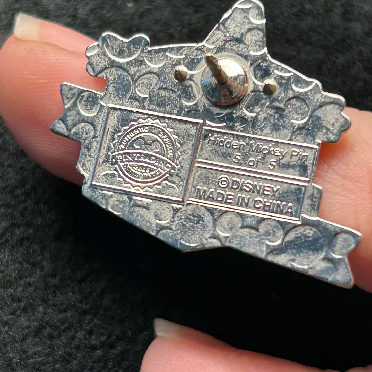 2015 - Happy - 7 Dwarfs - Hidden Mickey - Silver Chaser - Disney Pin