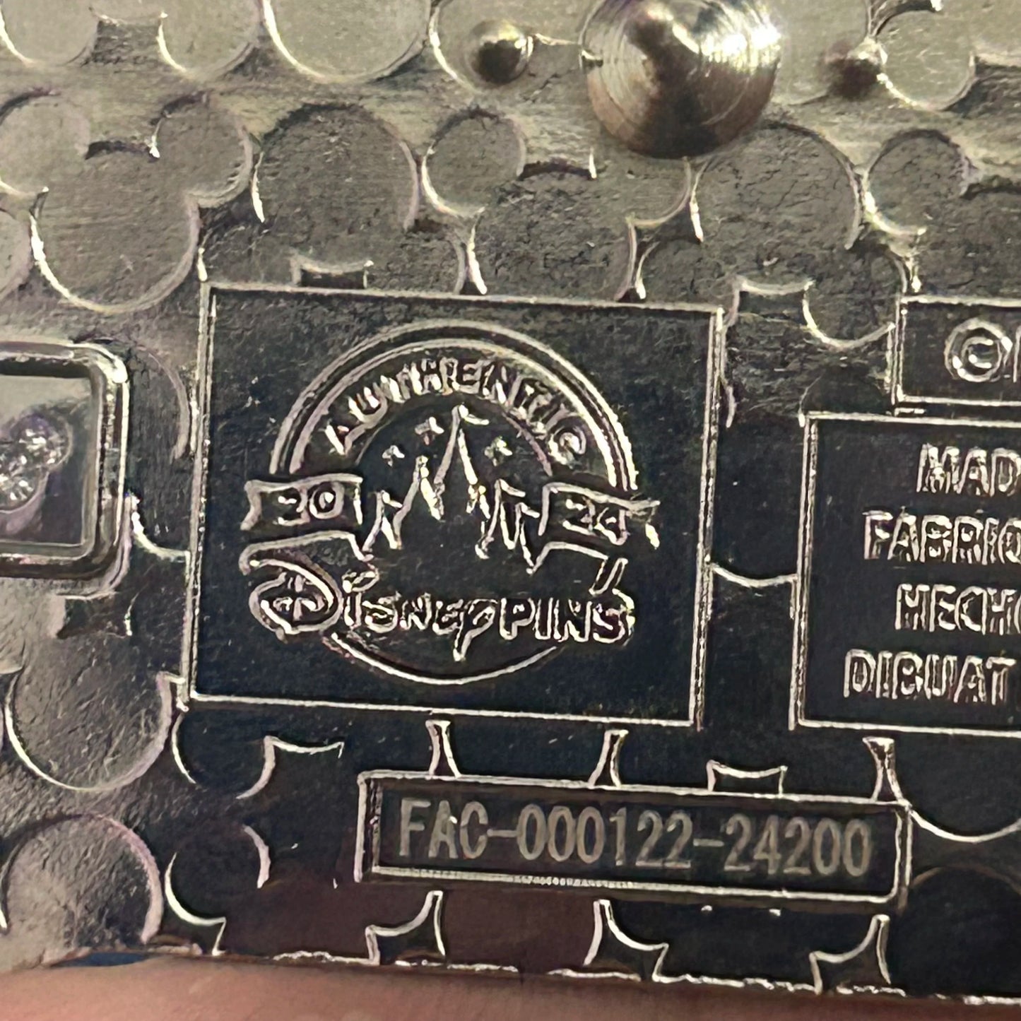 2024 - Stitch Holding Blender - Photos - Disney Pin