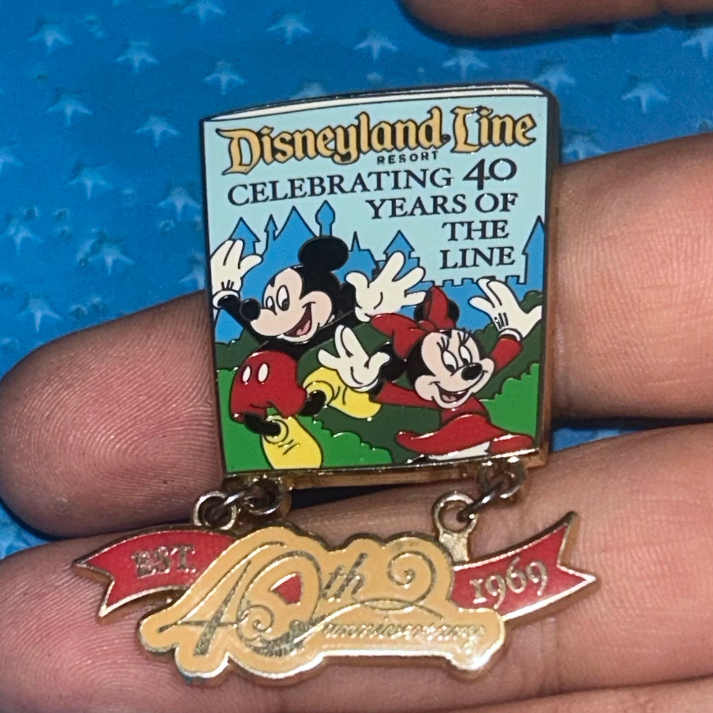 2015 - Cast Member Exclusive - DLR - Celebrating 40 Years - LE 500 - Disney Pin