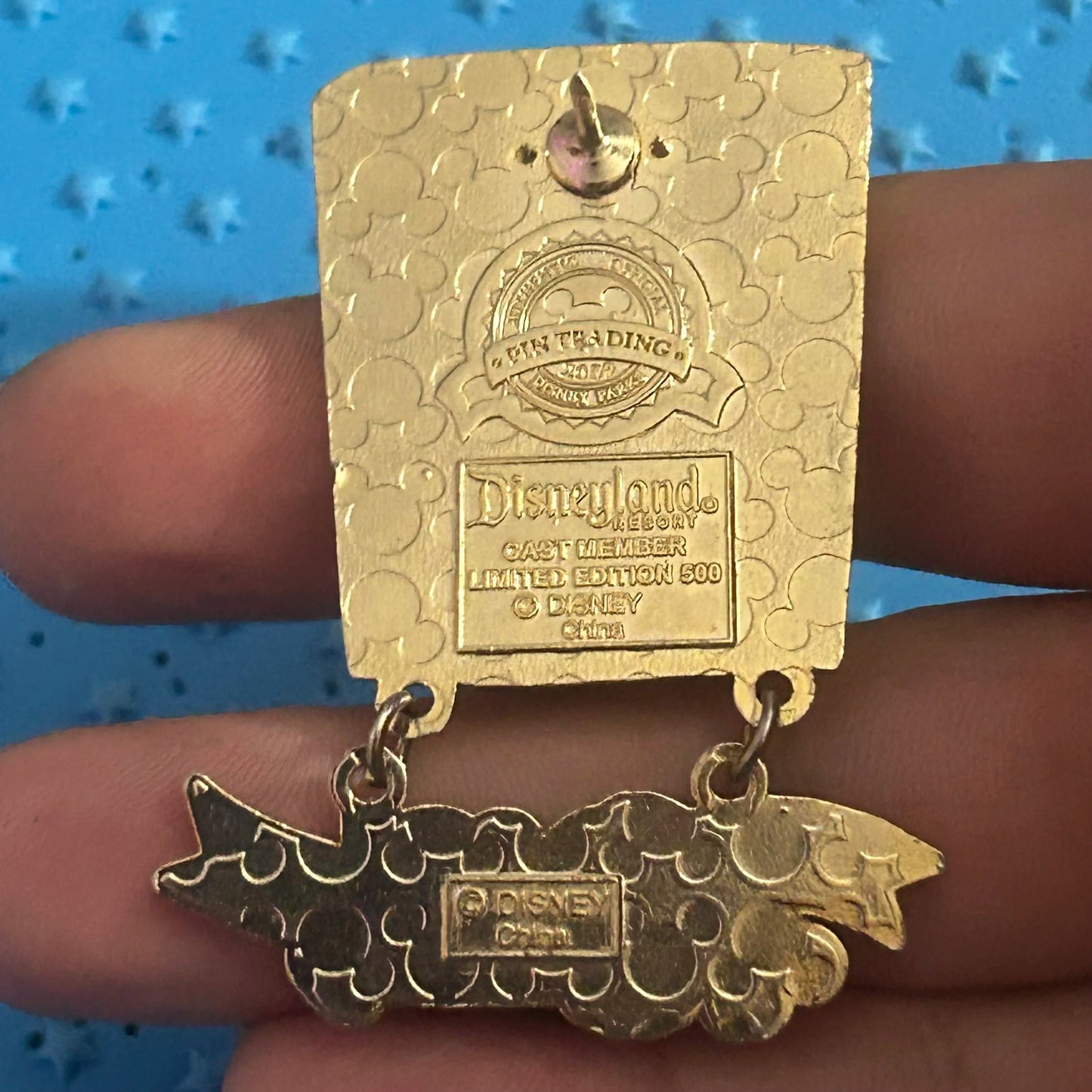 2015 - Cast Member Exclusive - DLR - Celebrating 40 Years - LE 500 - Disney Pin