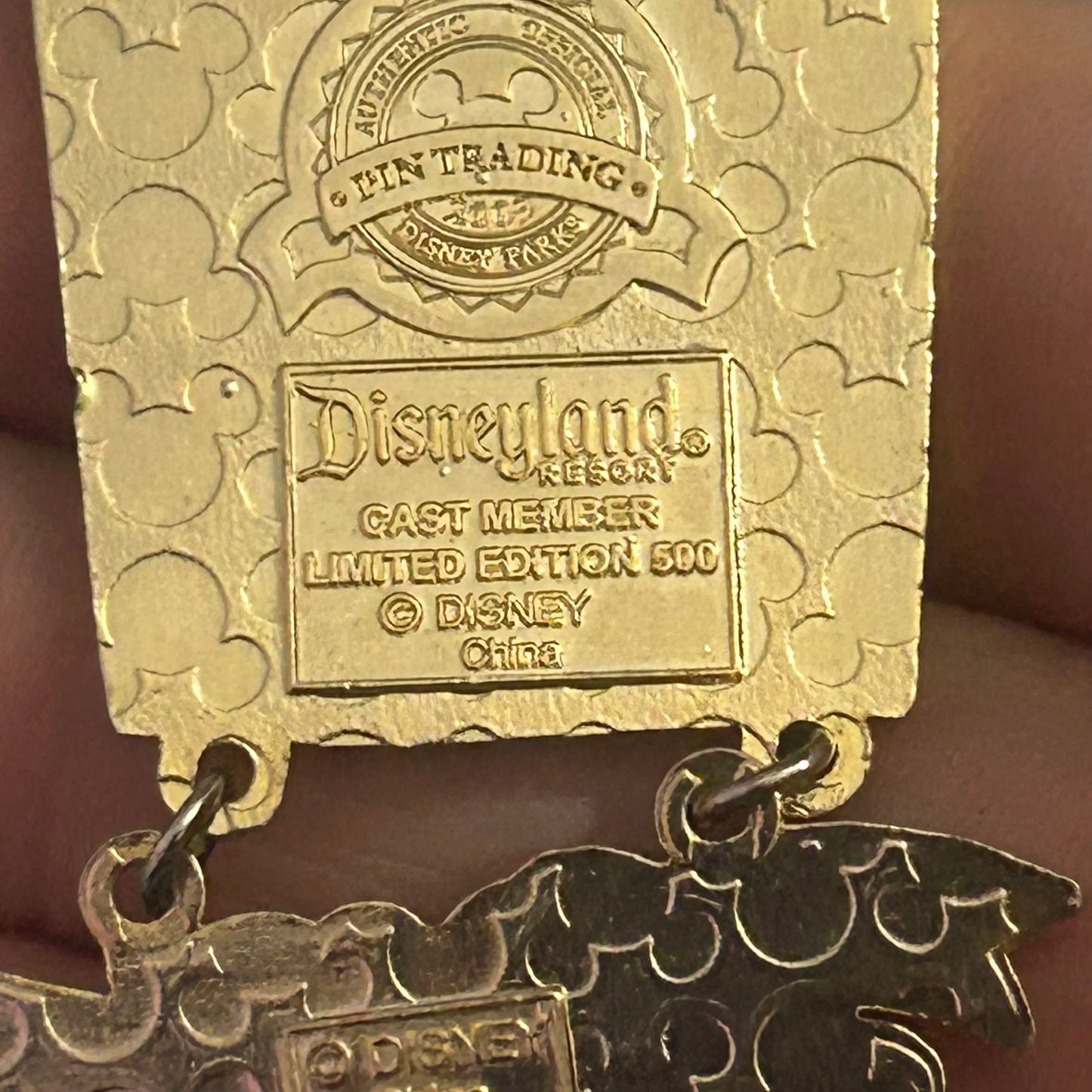 2015 - Cast Member Exclusive - DLR - Celebrating 40 Years - LE 500 - Disney Pin