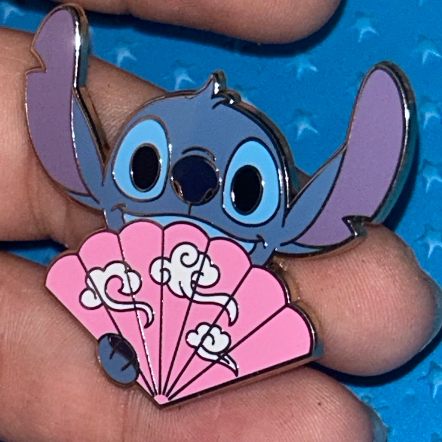 2024 - Stitch - Character Fan Series - Mystery Pin