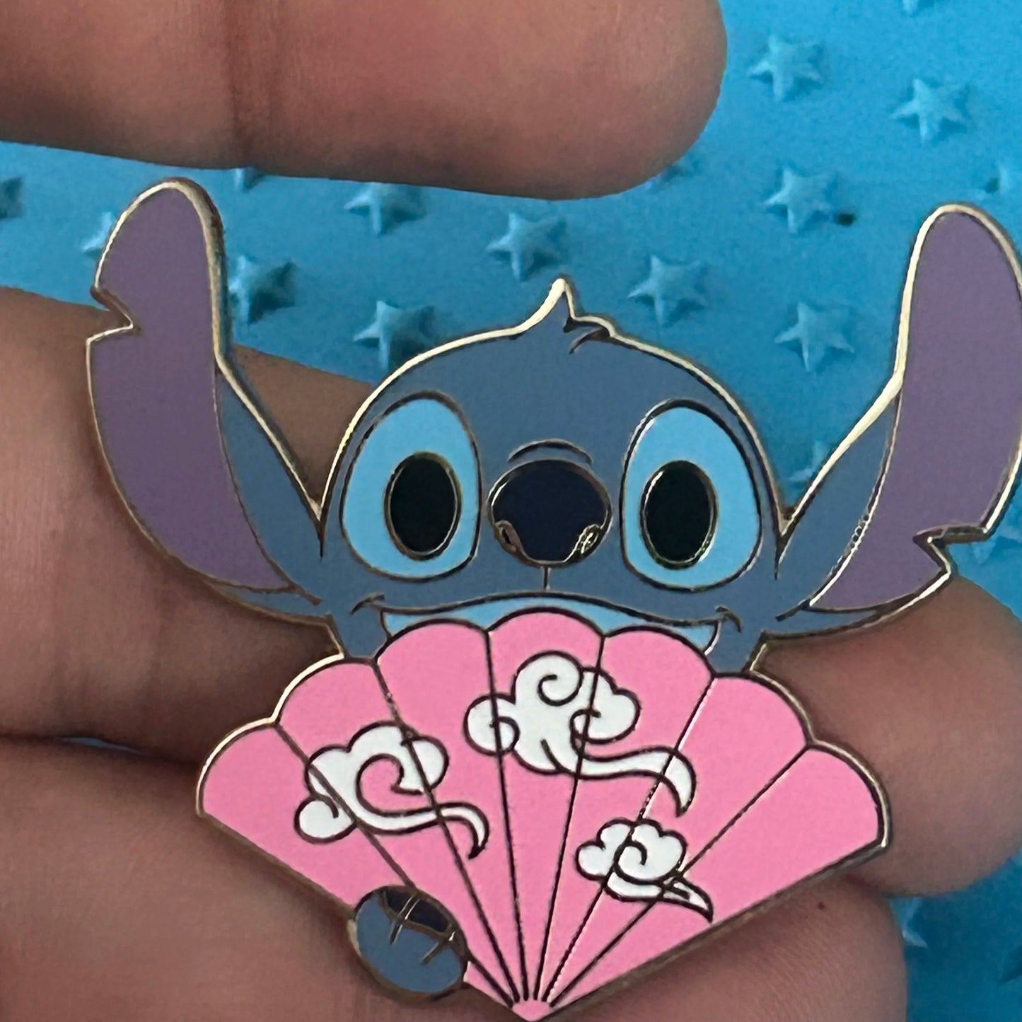 2024 - Stitch - Character Fan Series - Mystery Pin