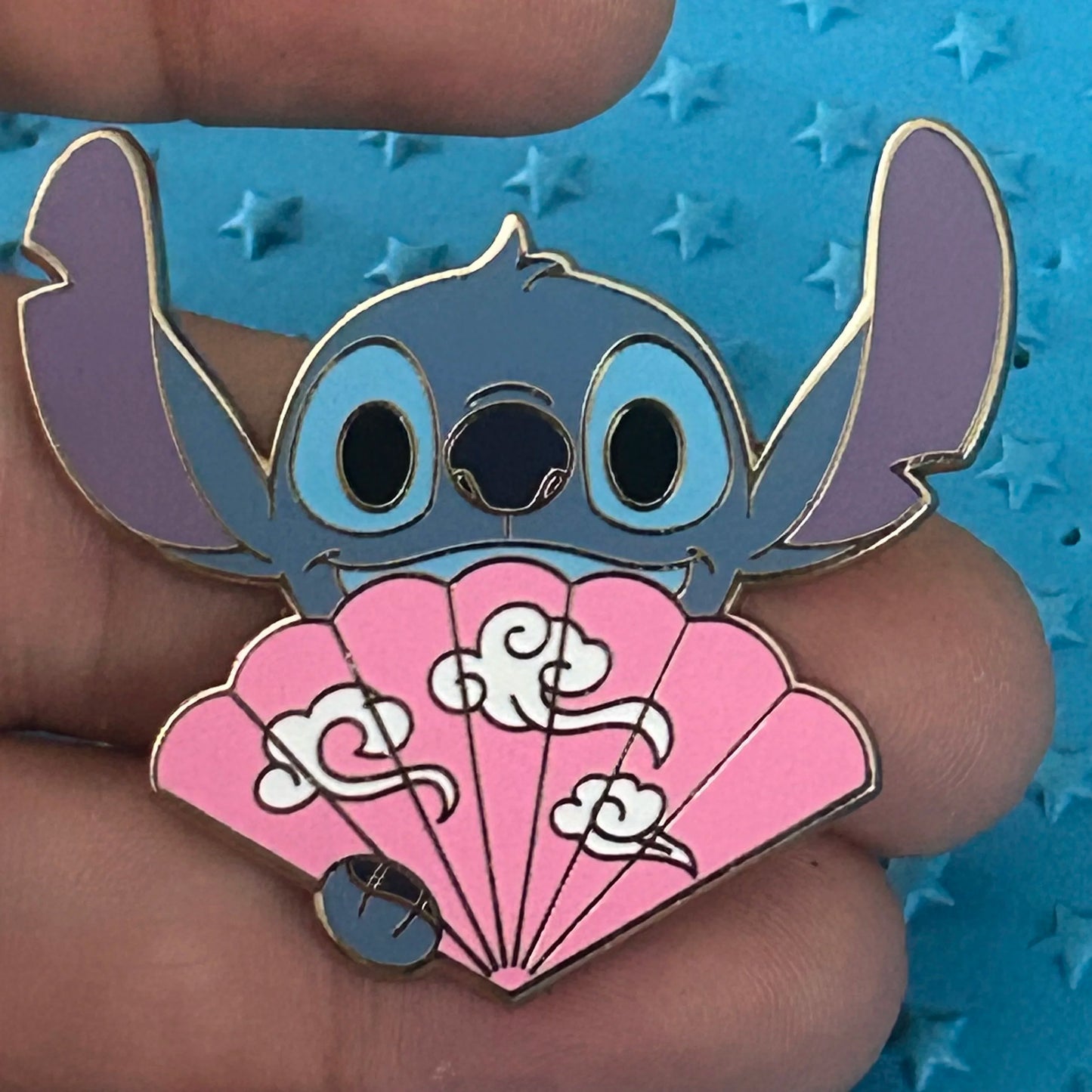2024 - Stitch - Character Fan Series - Mystery Pin