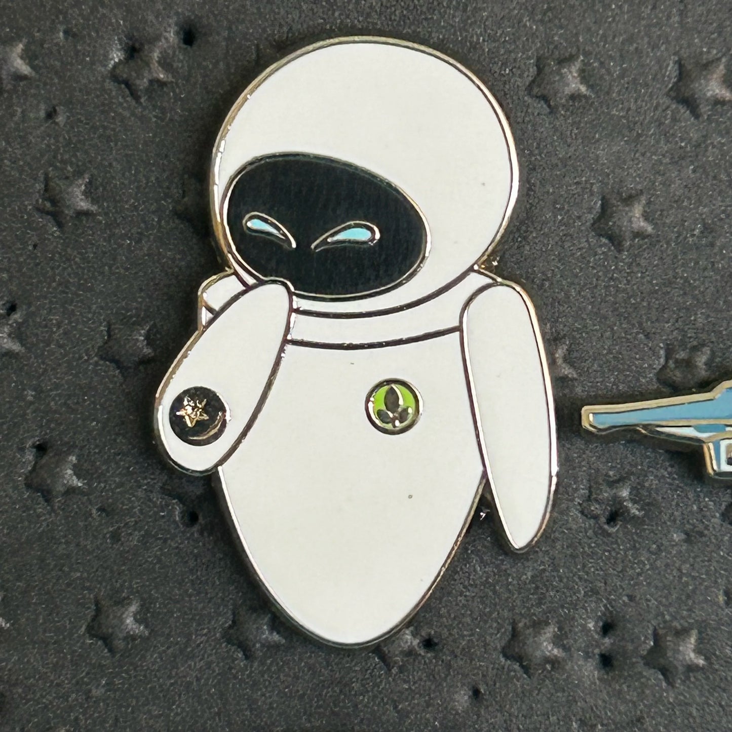 FULL SET - 2024 - Wall-e - Hidden Disney Pins - Mo, Burn-e, Eve, Axiom, Wall-e and Hal