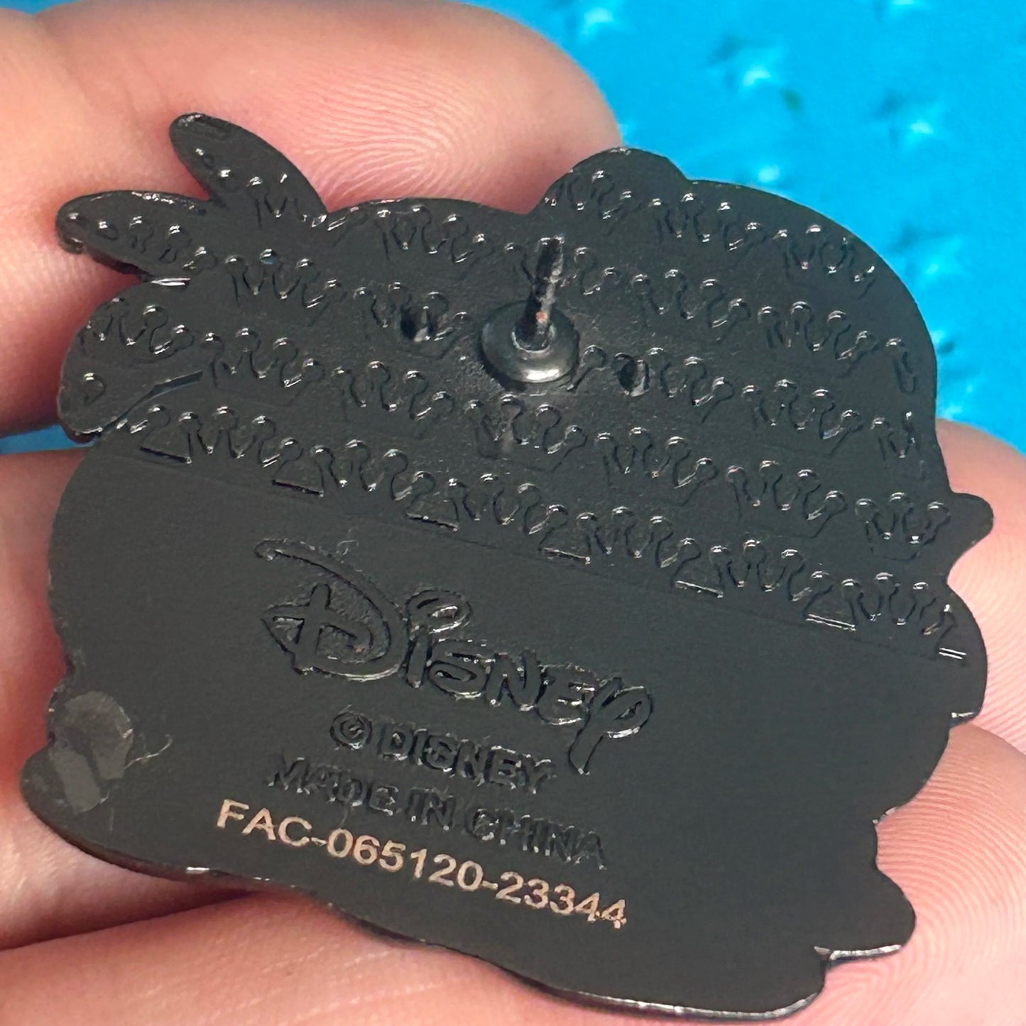 2024 -Loungefly - Goofy with Surfboard - Sunset - Disney Pin