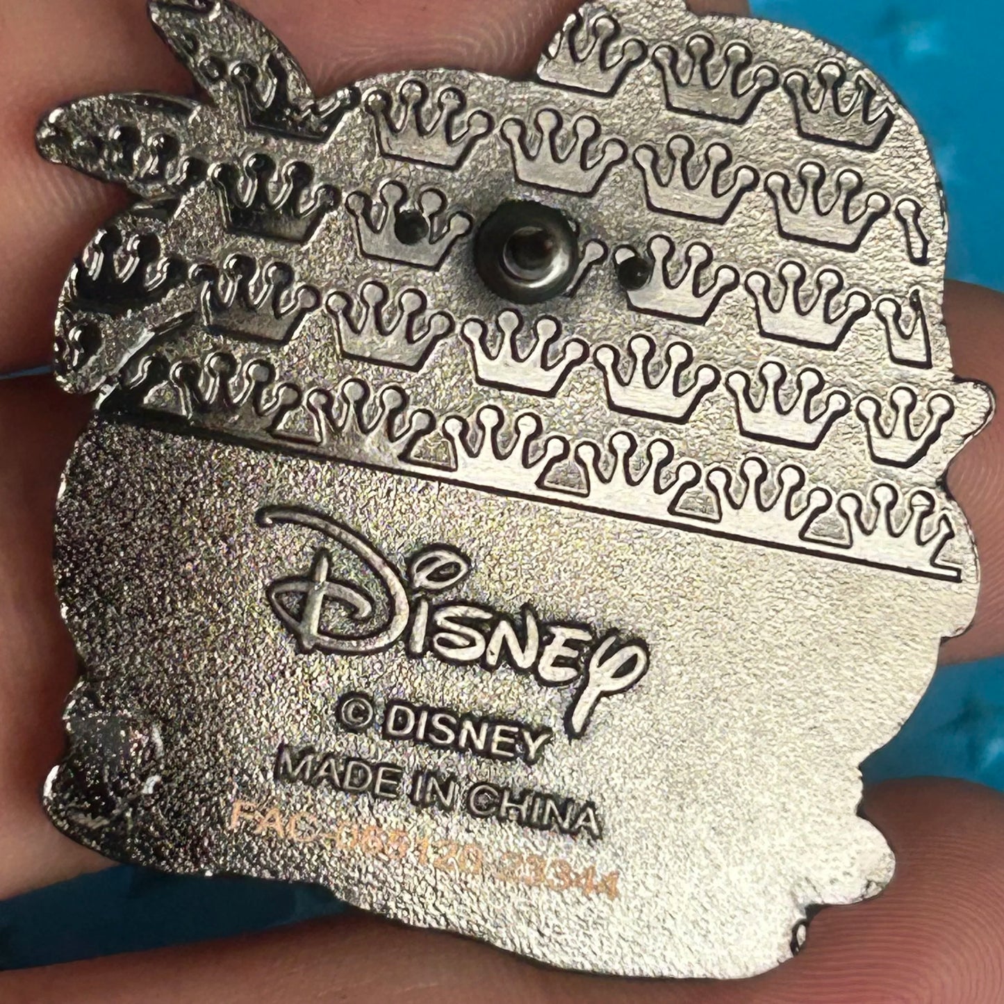 2024 -Loungefly - Goofy with Surfboard - Sunset - Disney Pin