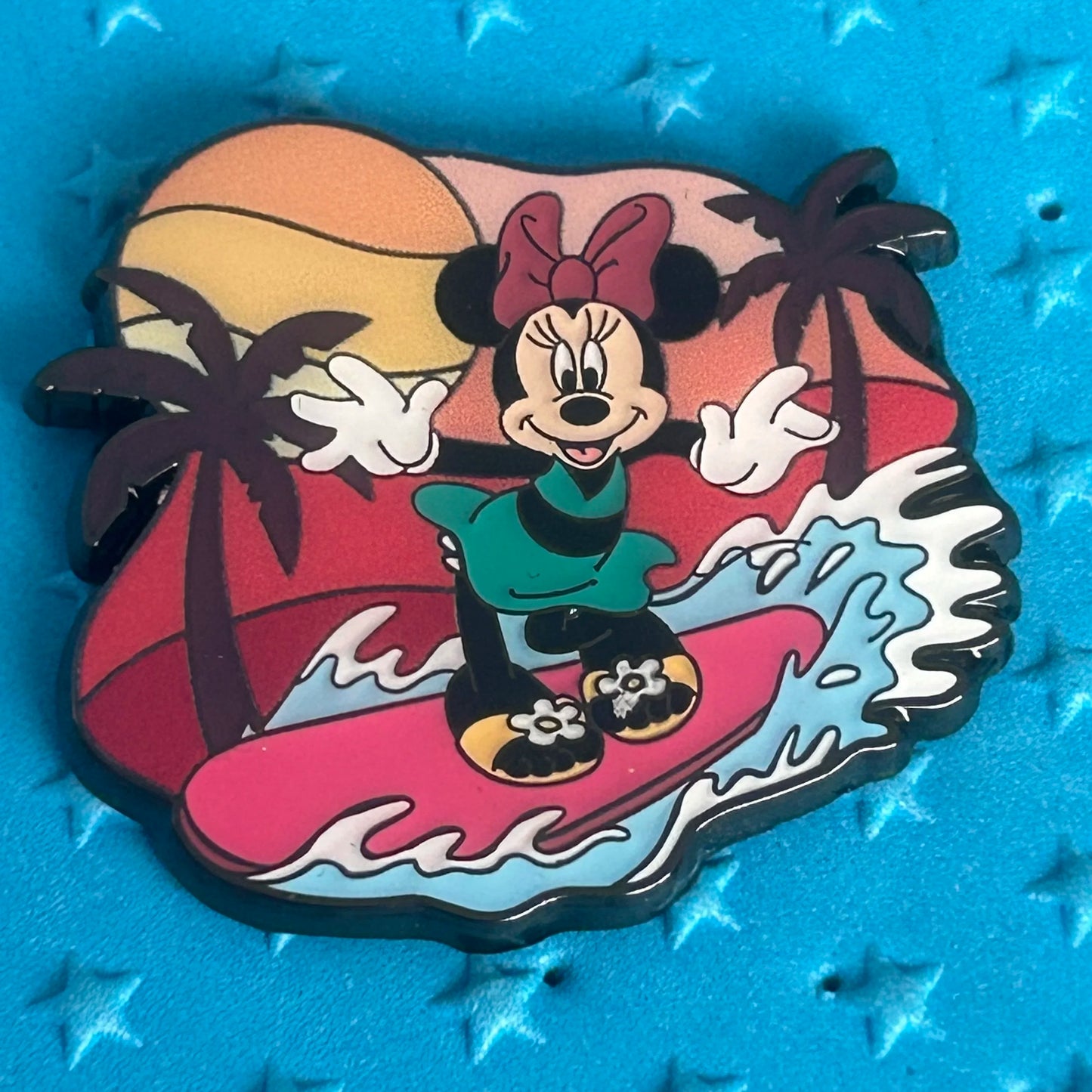 2024 - Loungefly - Minnie Mouse - Surfing at Sunset - Disney Pin