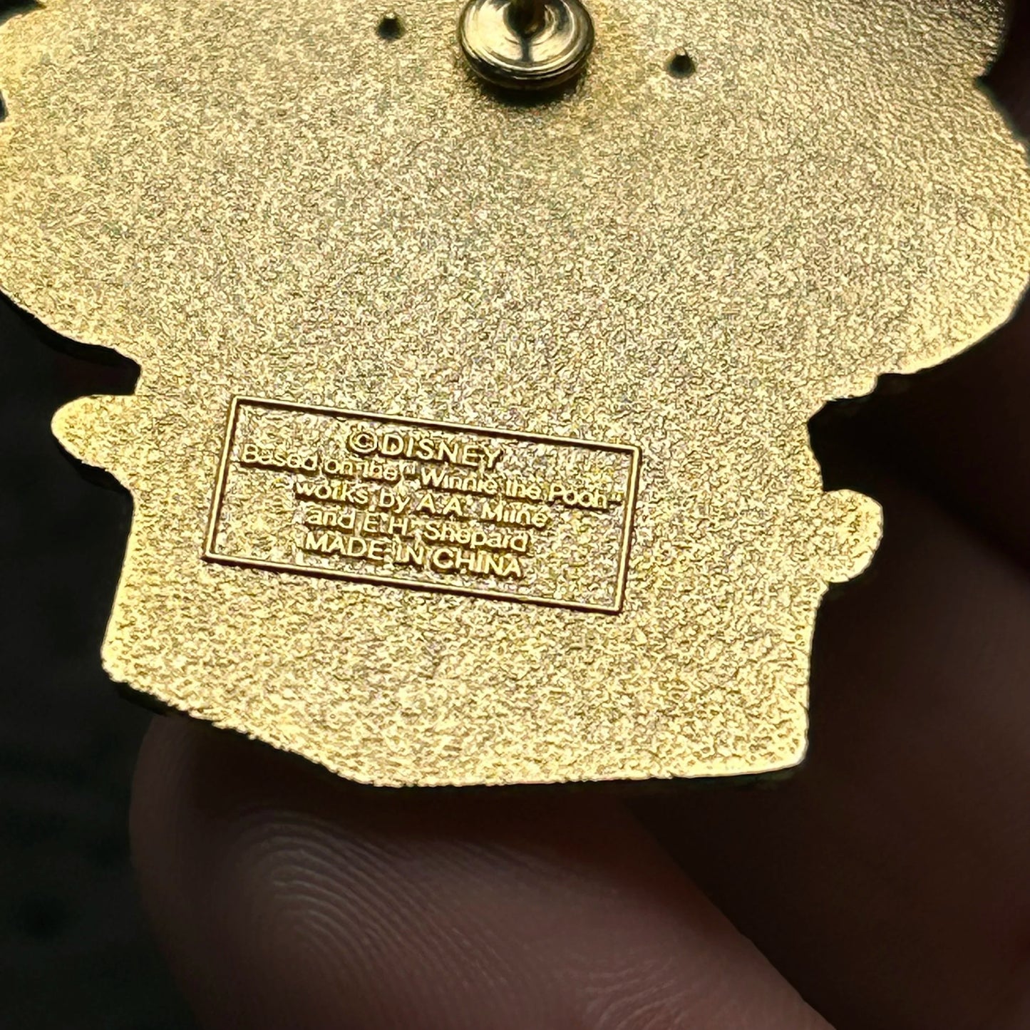 2002 - Winnie The Pooh Happy New Year - Disney Pin