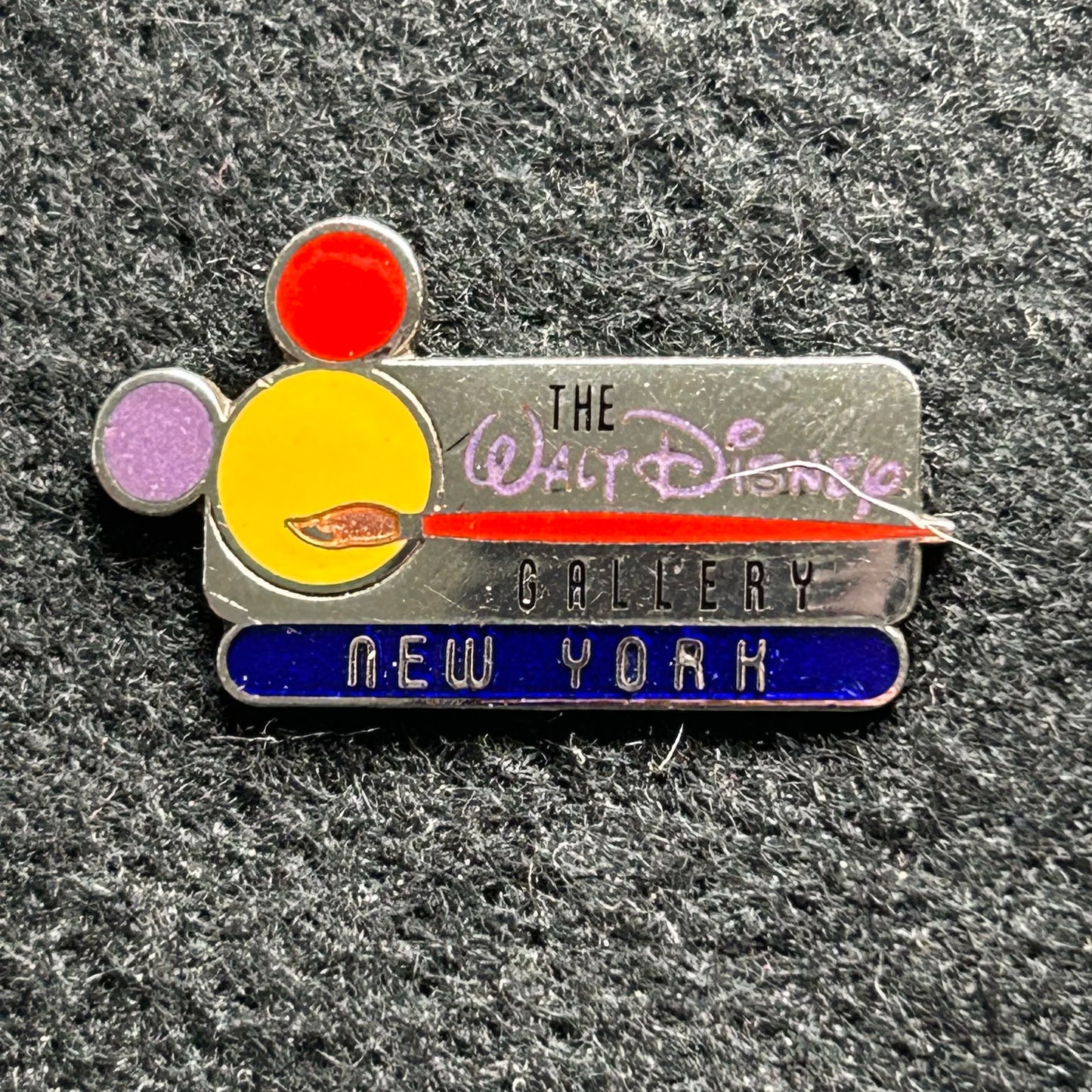 1997 - Vintage - The Walt Disney Gallery - Paint Brush - New York - Disney Pin