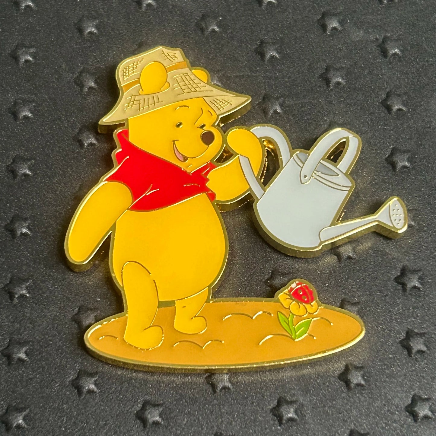 Loungefly - Winnie the Pooh - Gardener - Watering Flower - Disney Pin