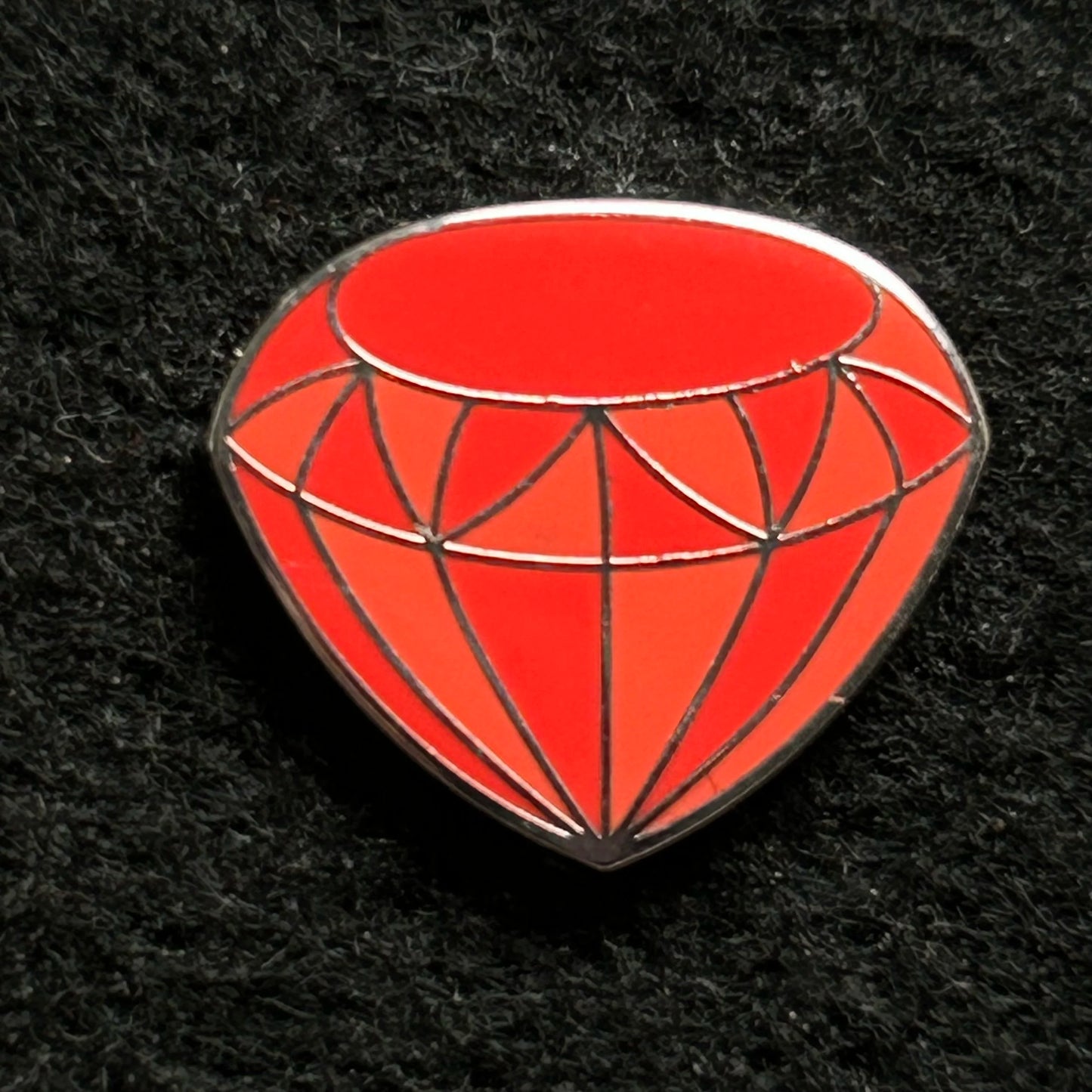 2024 - Red Diamond - Snow White - Gemstone - Pet Outfit Series - Disney Pin