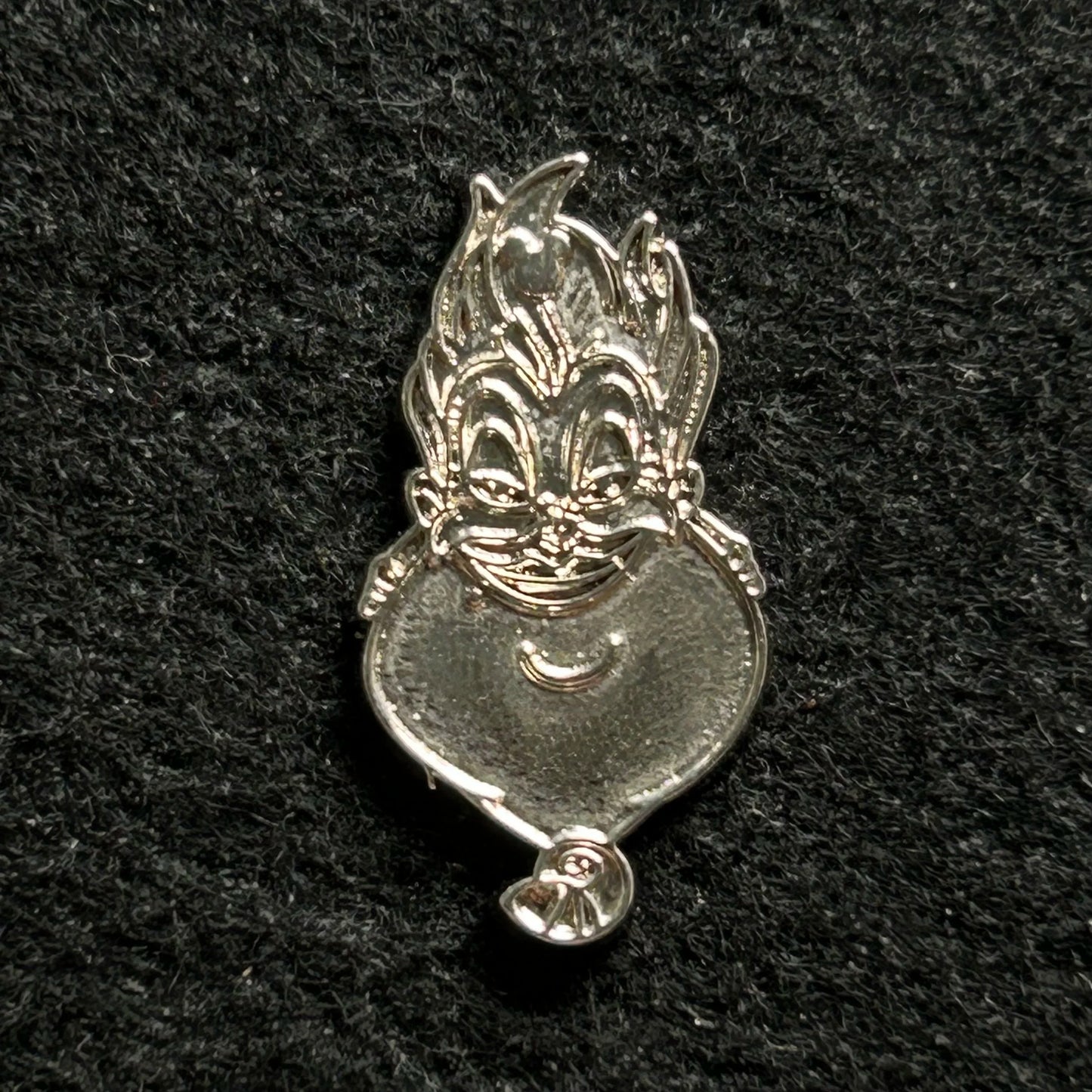 2019 - Ursula - Little Mermaid - Head - Silver Chaser - Hidden Mickey - Disney Pin