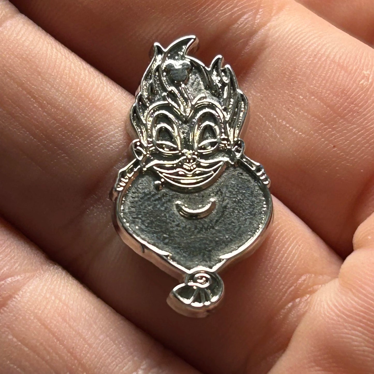 2019 - Ursula - Little Mermaid - Head - Silver Chaser - Hidden Mickey - Disney Pin
