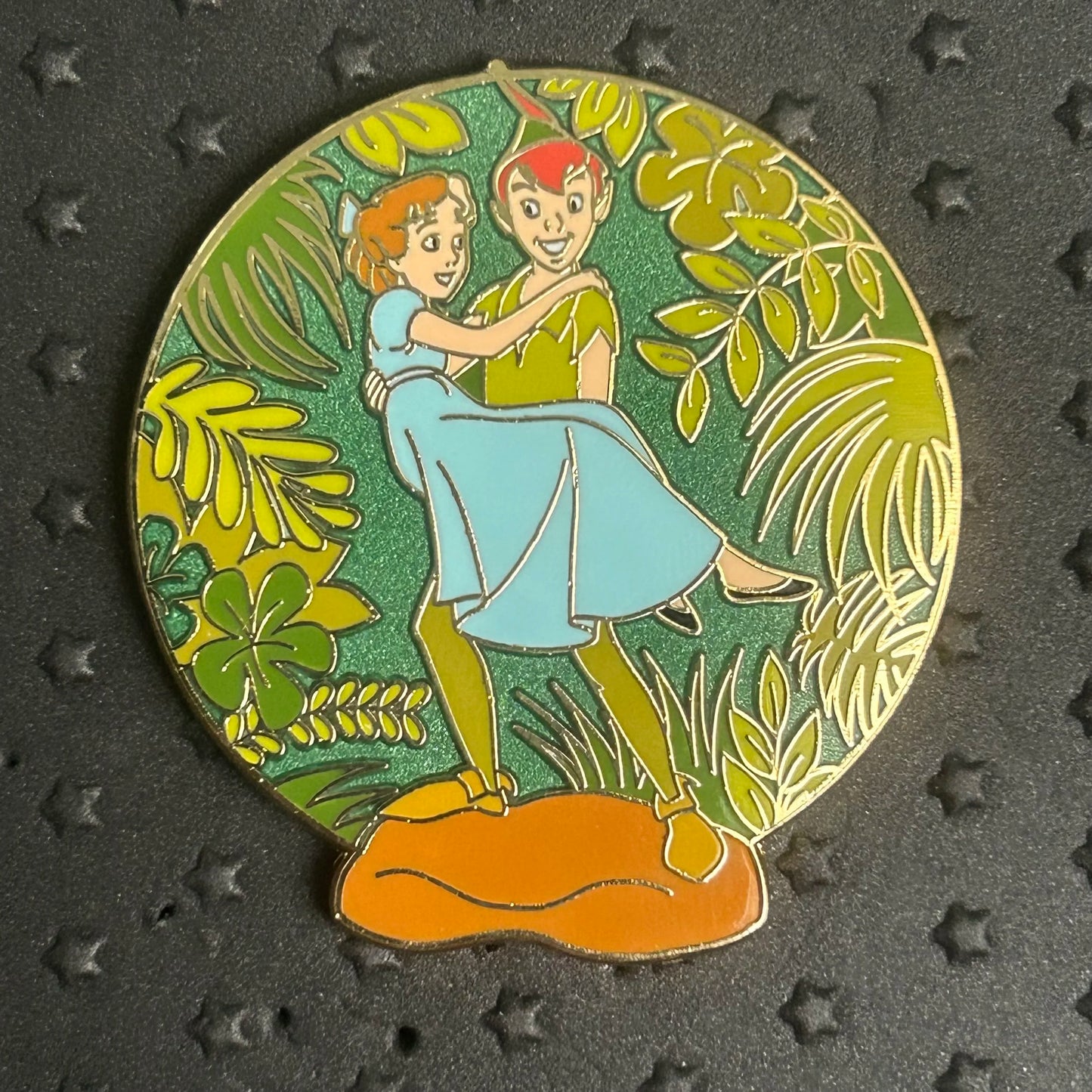 2023 - Peter Pan - Peter holding Wendy - LR - Disney Pin