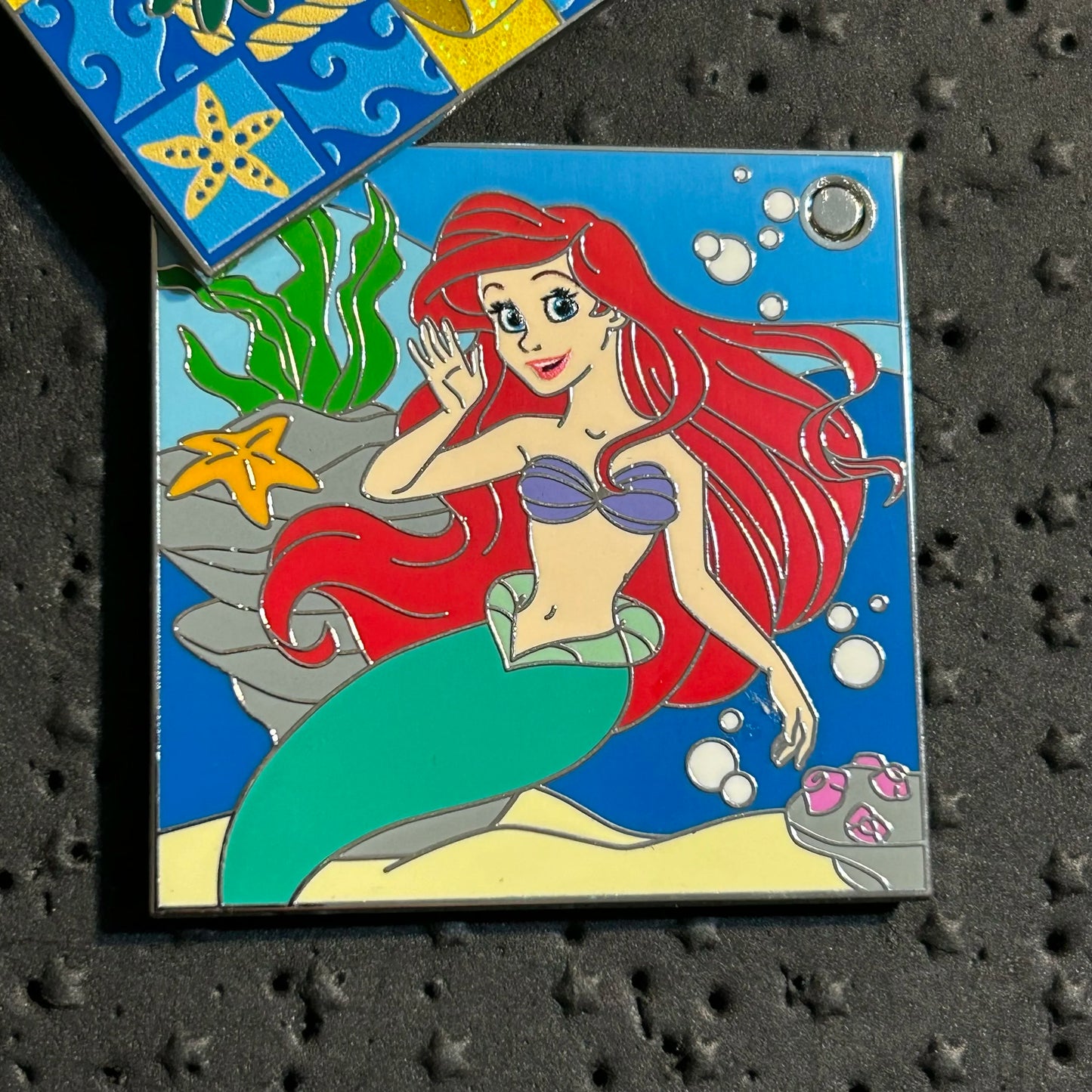 2024 - Ariel - The Little Mermaid - Christmas Gift - LE 2,000 - Disney Pin