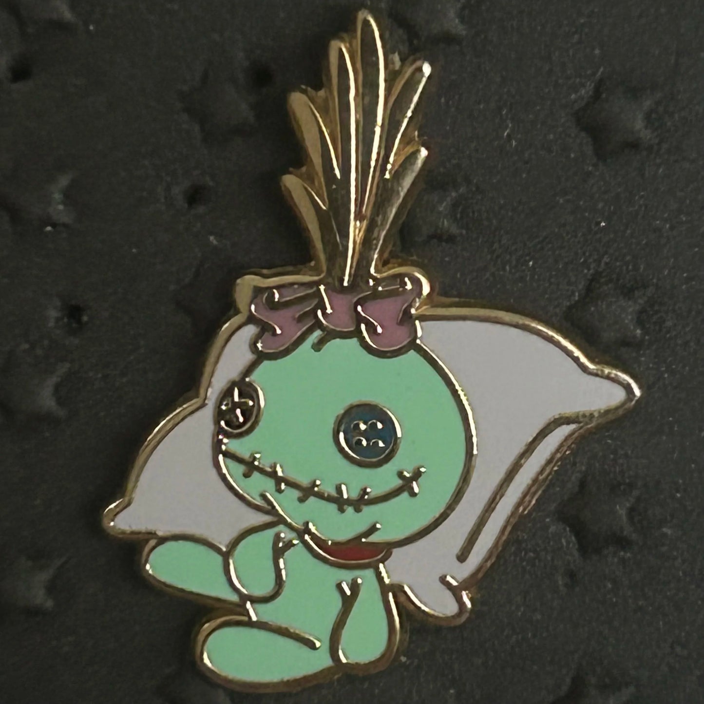 2010 - Scrump on Pillow - Lilo and Stitch - Disney Pin