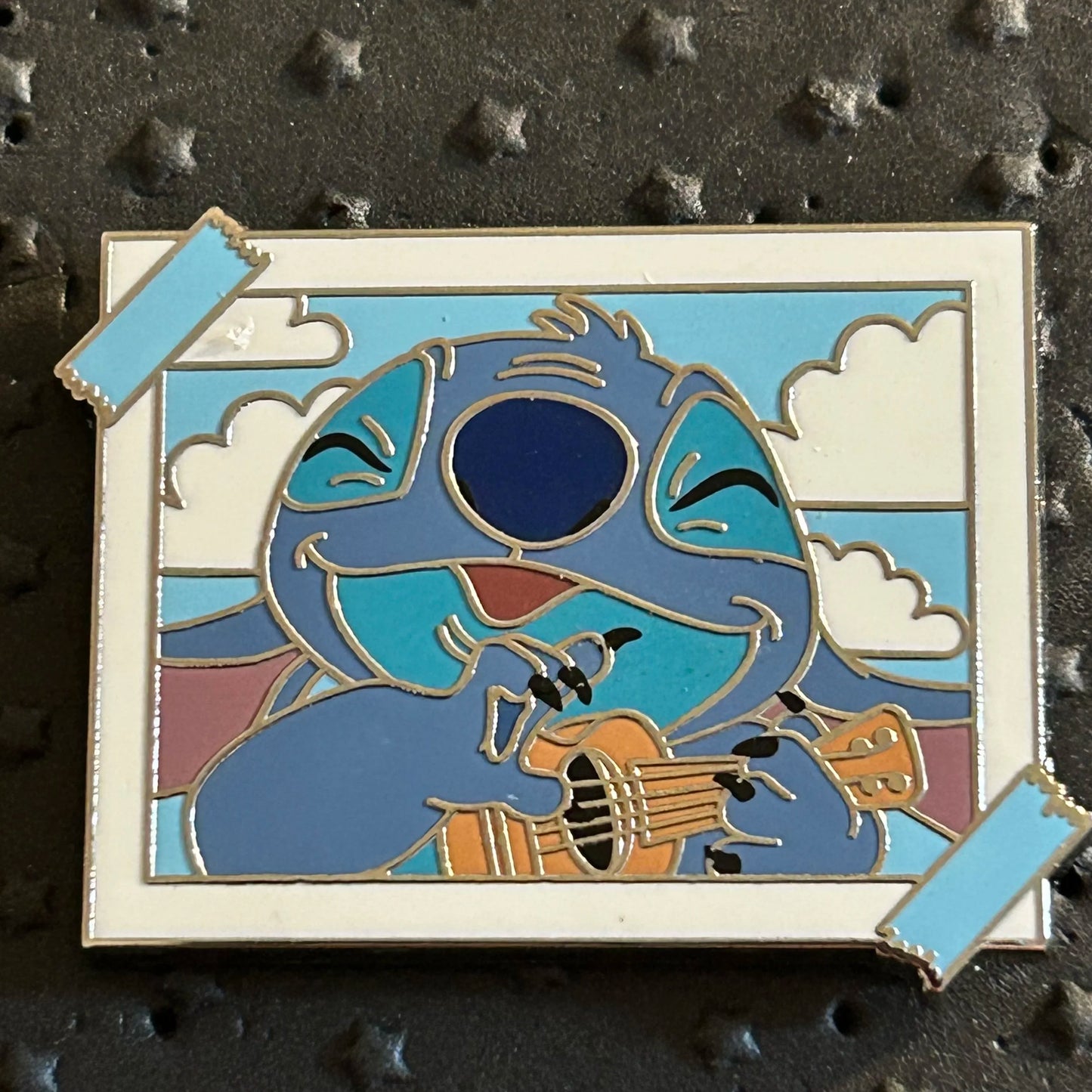 2024 - Stitch - Playing Ukulele - Mystery Frame Series - Disney Pin