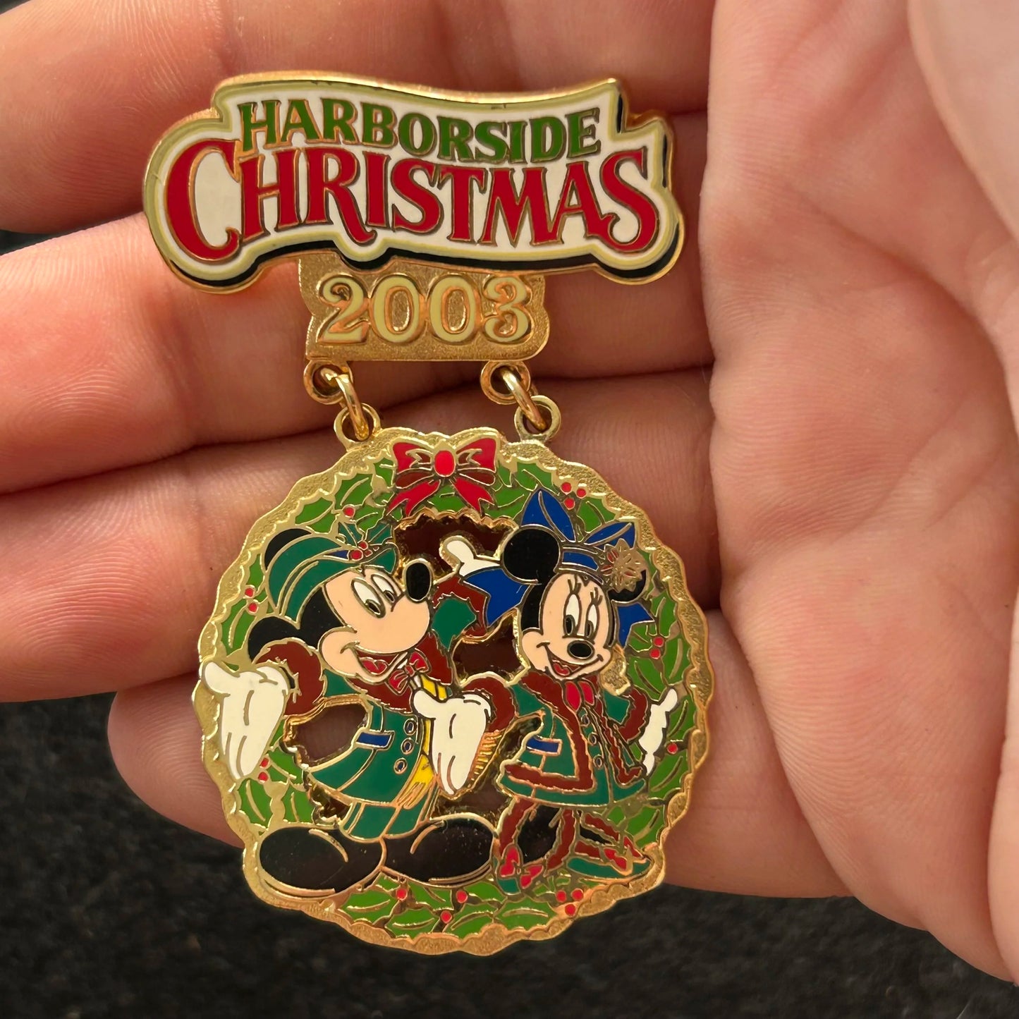 2003 - Mickey and Minnie Mouse - Christmas Wreath - Dangle - Disney Pin