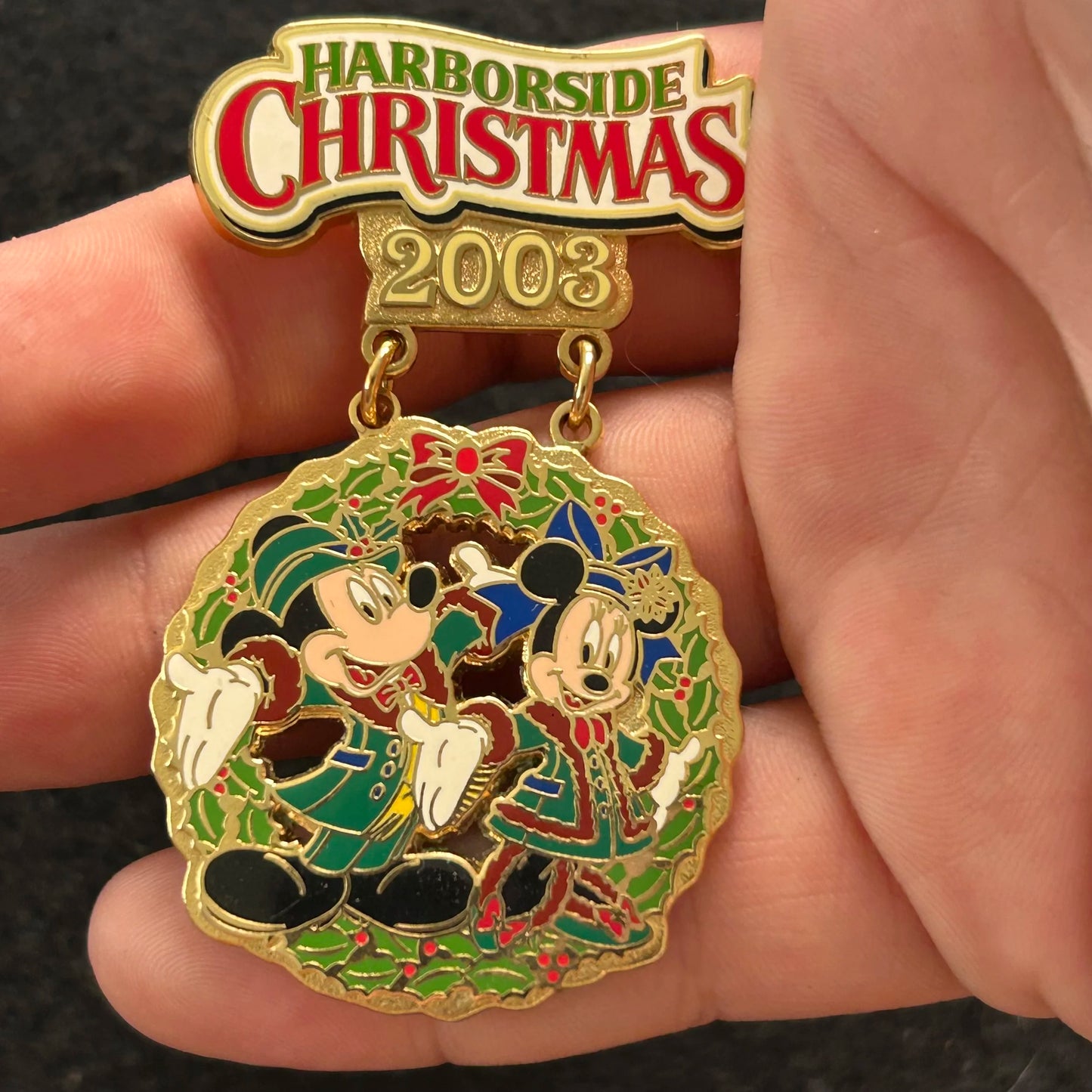 2003 - Mickey and Minnie Mouse - Christmas Wreath - Dangle - Disney Pin